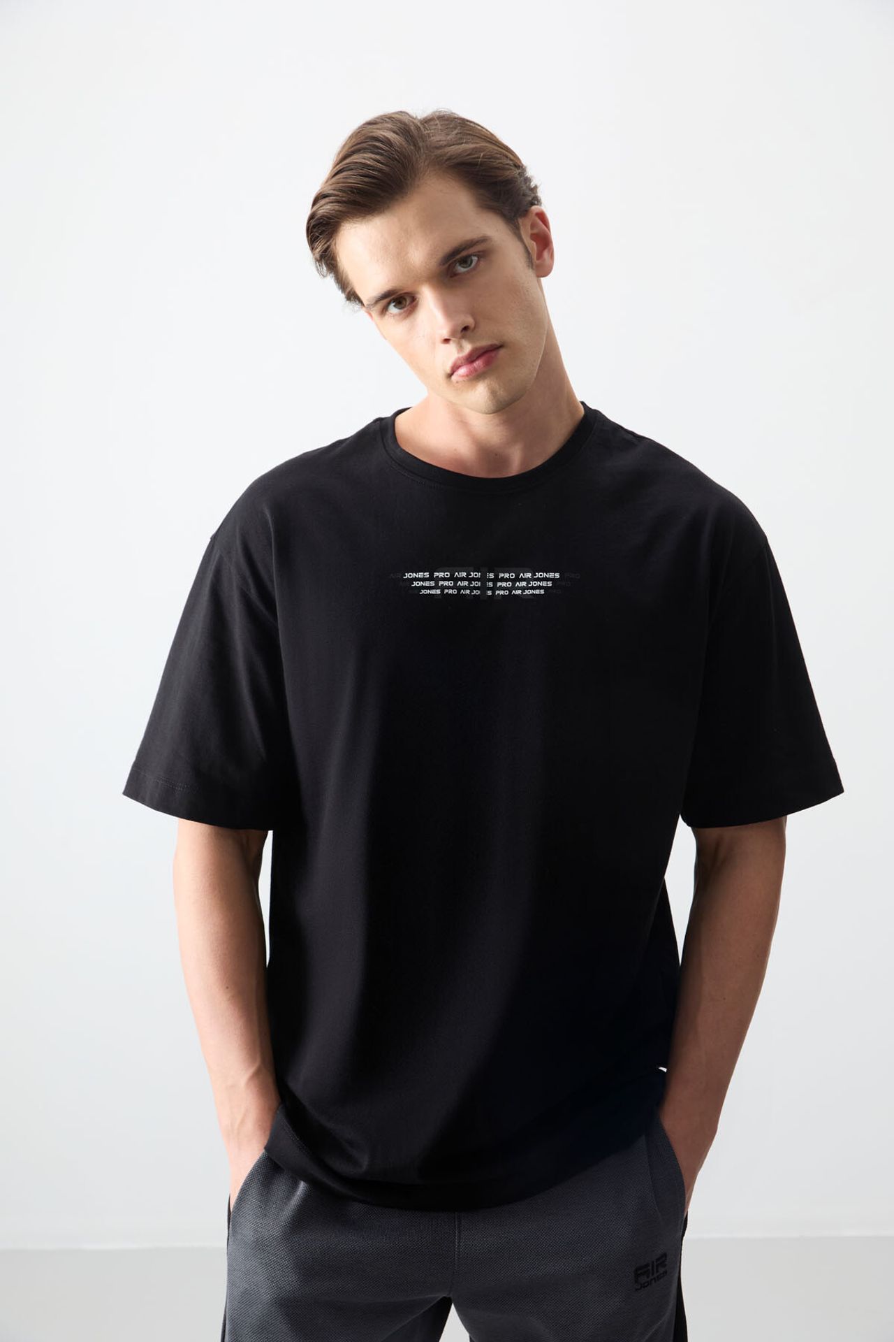 TOMMY Oversized Logo Cotton Crew Neck T-Shirt 1