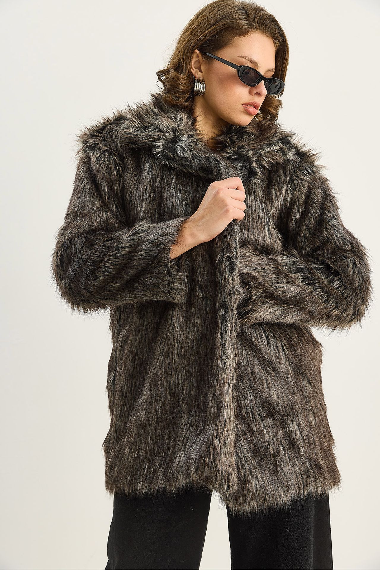 LUCCI Faux Fur Coat 3