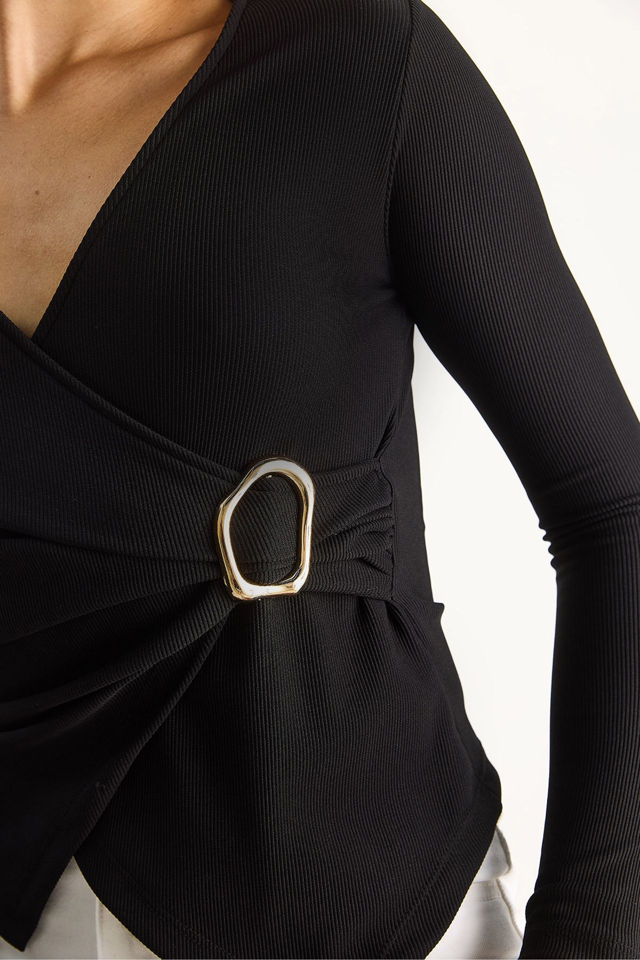 LUCCI Textured V-Neck Long-Sleeve Wrap Blouse 5