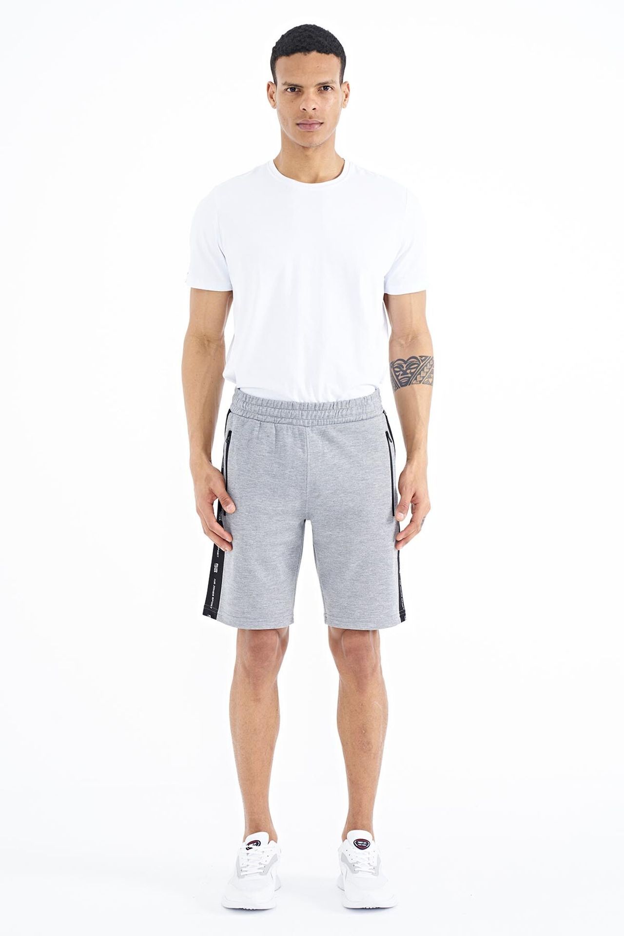 TOMMY Men's Knit Sweat Shorts 2
