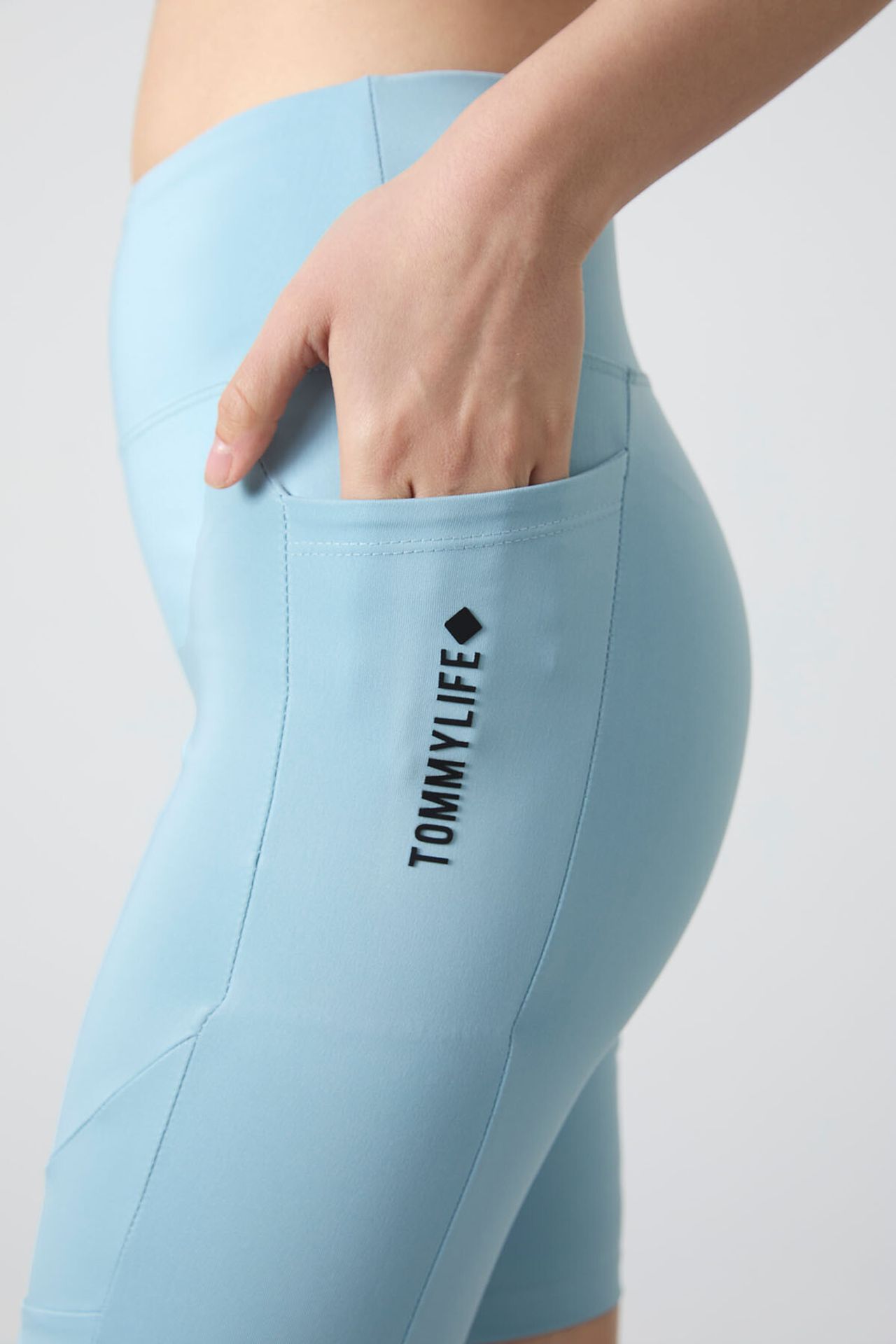 TOMMY High-Waist Short Sports Leggings