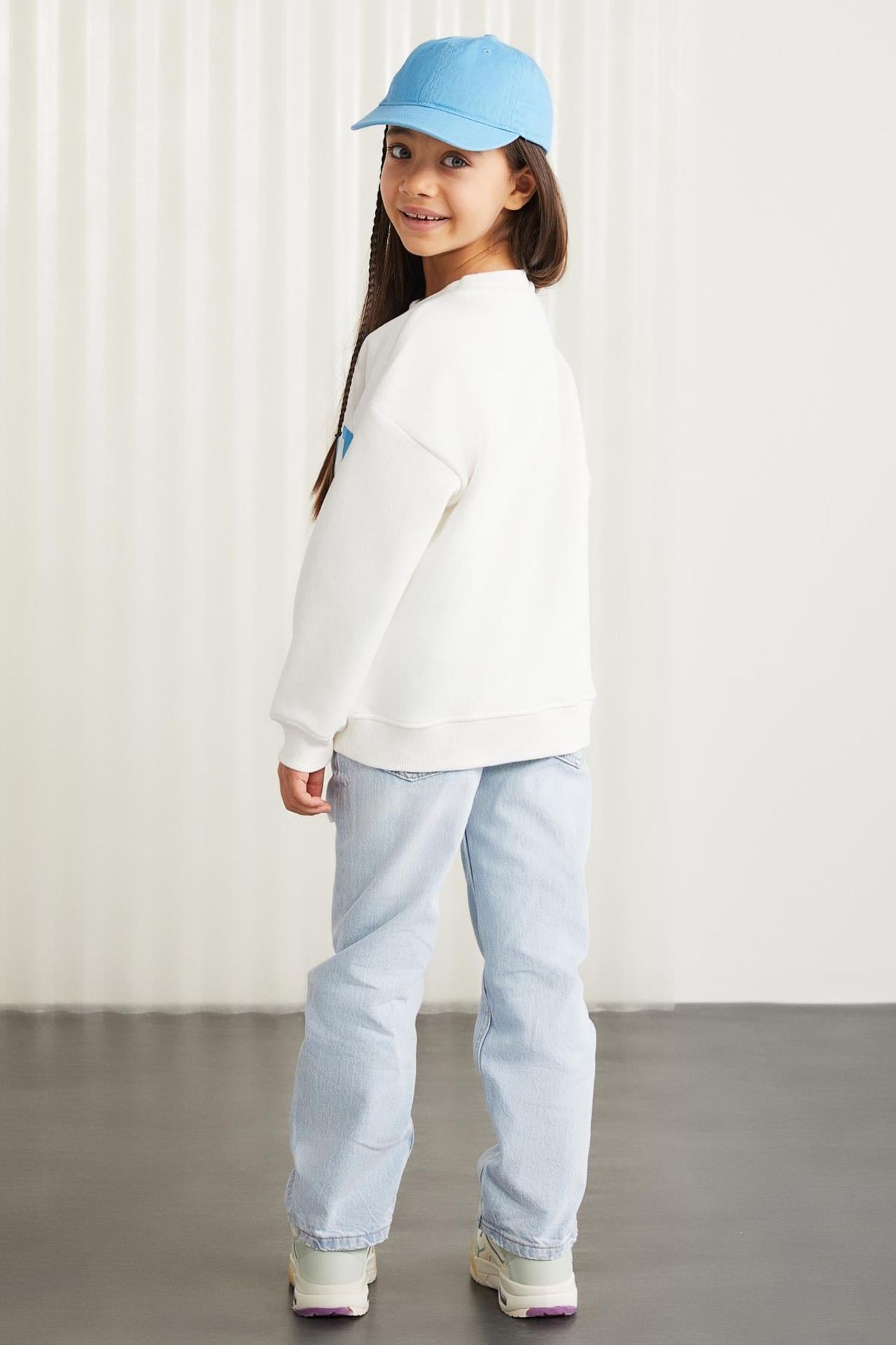 GRIMELANGE Relaxed Crew Neck Sweatshirt 6