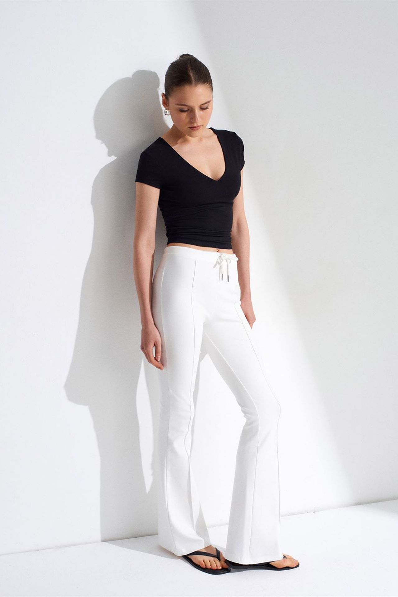 DILVIN Mid-Waist Flare Jersey Pants With Drawstring 4
