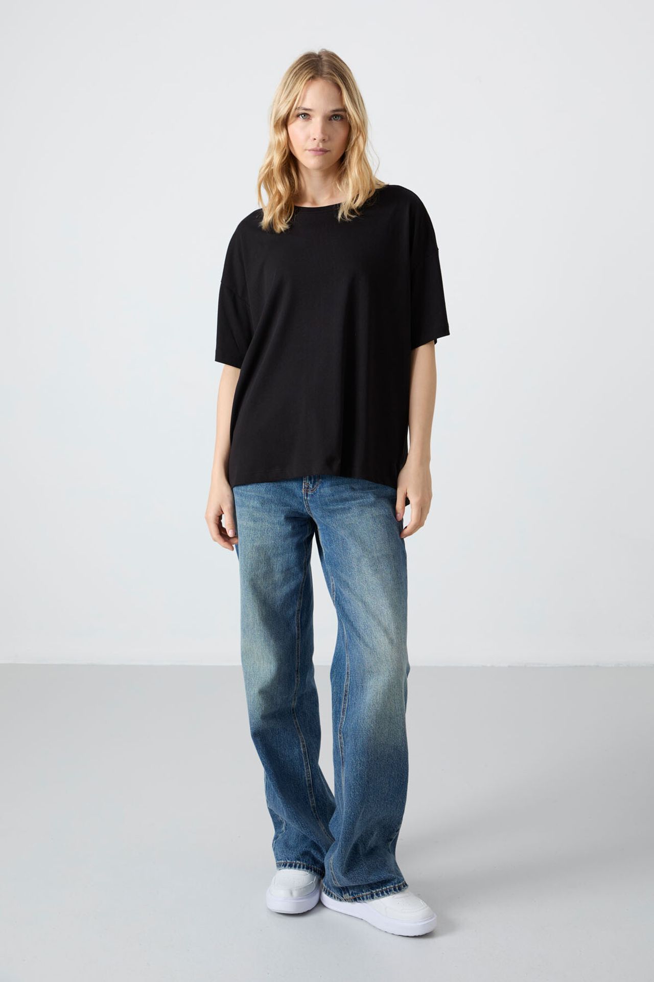 TOMMY Oversized Cotton-Modal Crew Neck T-Shirt 4