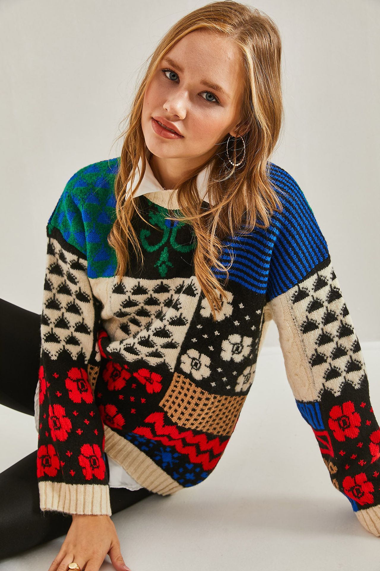 LUCCI Thick Abstract Ribbed Knit Sweater with Crew Neck 6