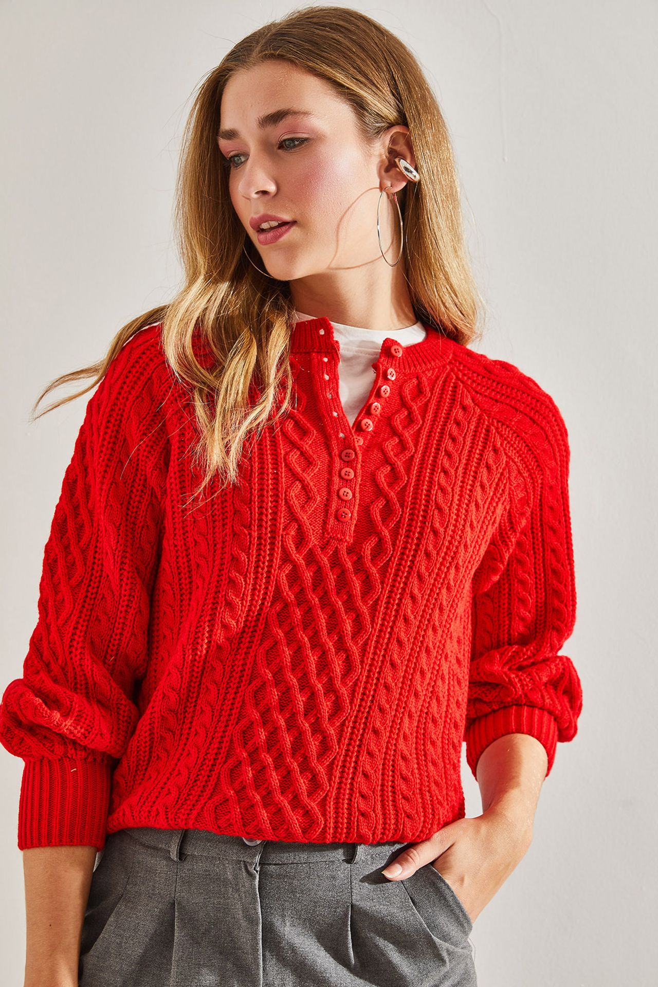 LUCCI Textured Knitwear Sweater with Button Collar 4