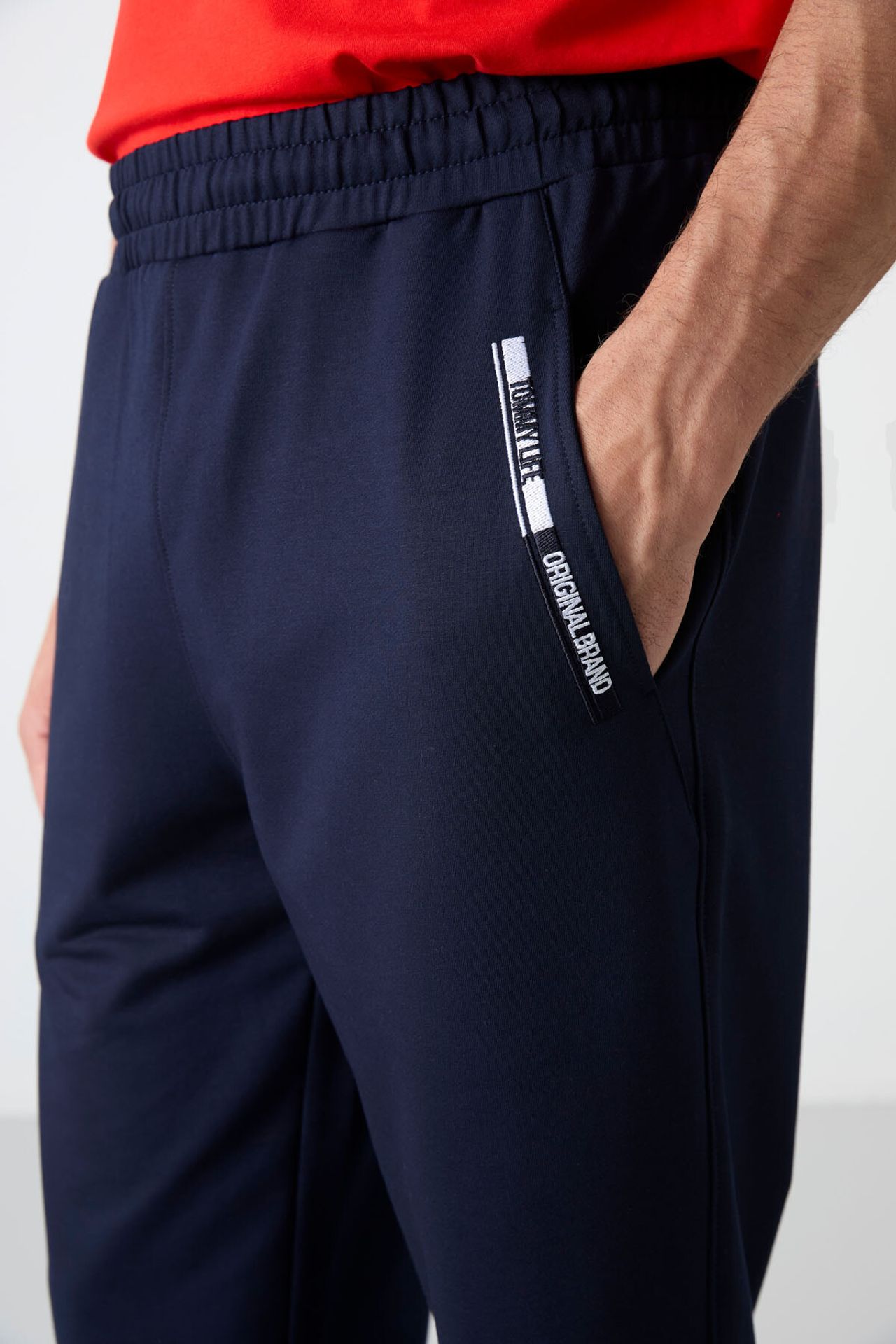 TOMMY Men's Mid-Waist Capri Shorts 3