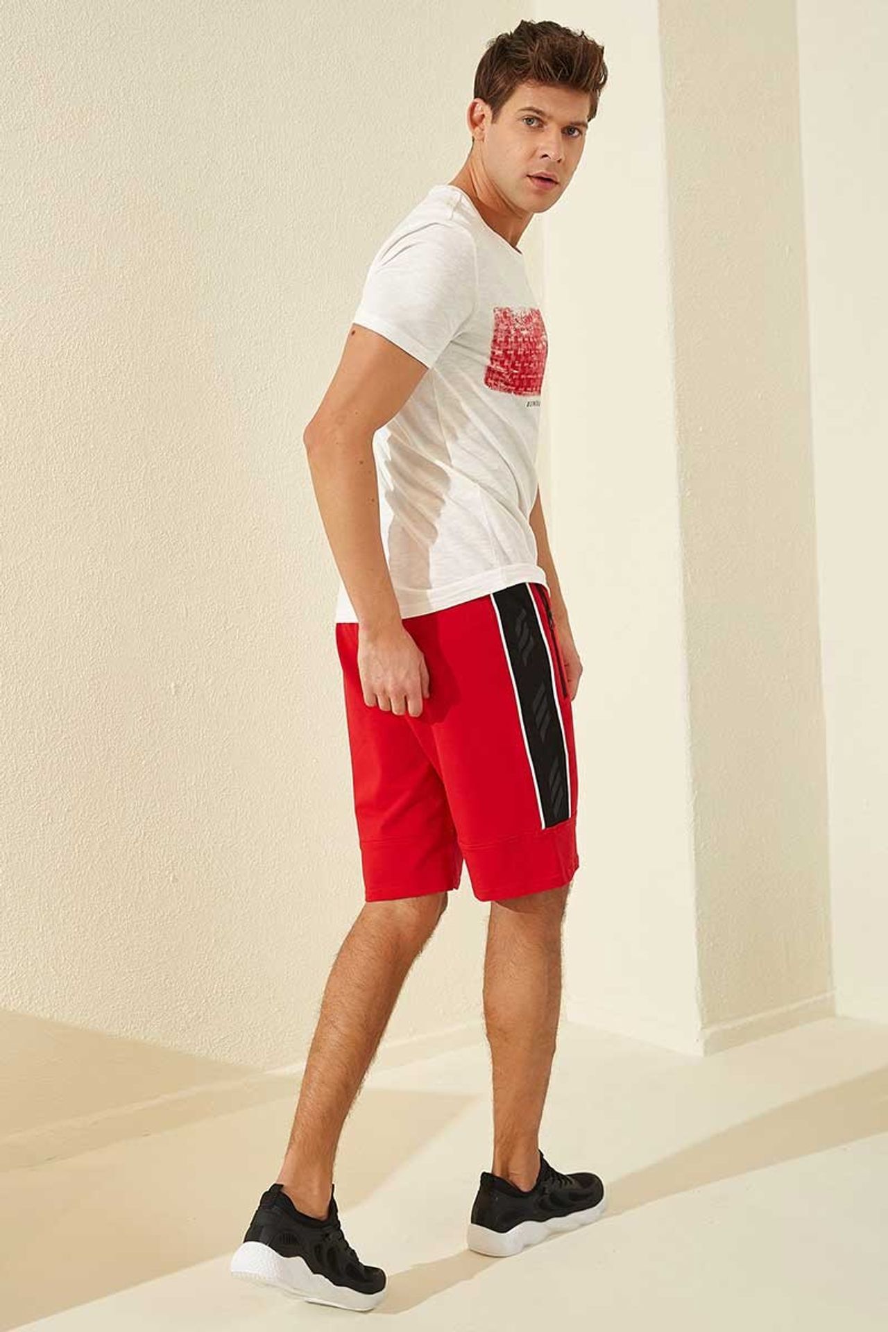 TOMMY Men's Striped Jersey Shorts 6