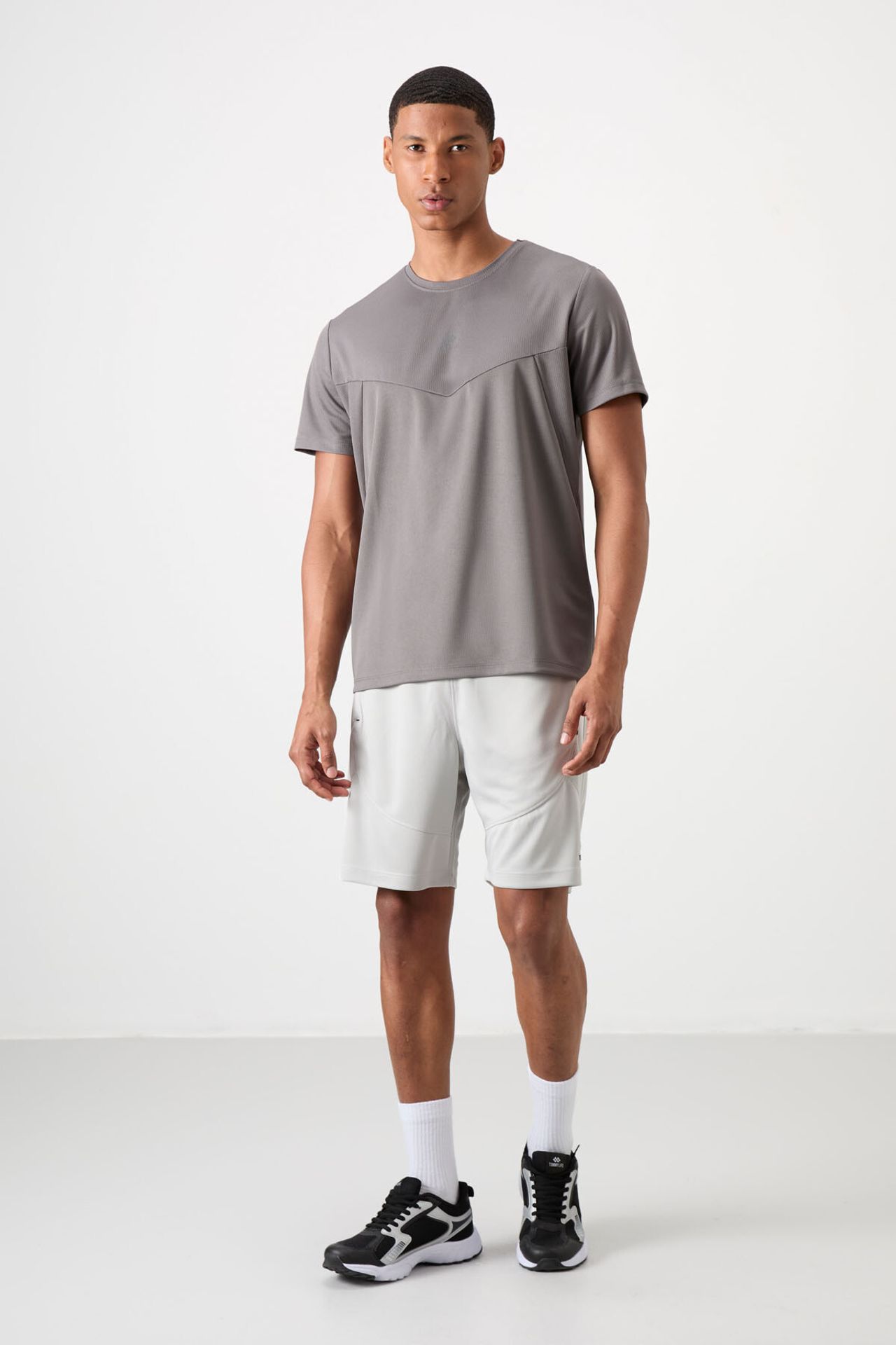 TOMMY Men's Solid Crew Neck T-Shirt 3