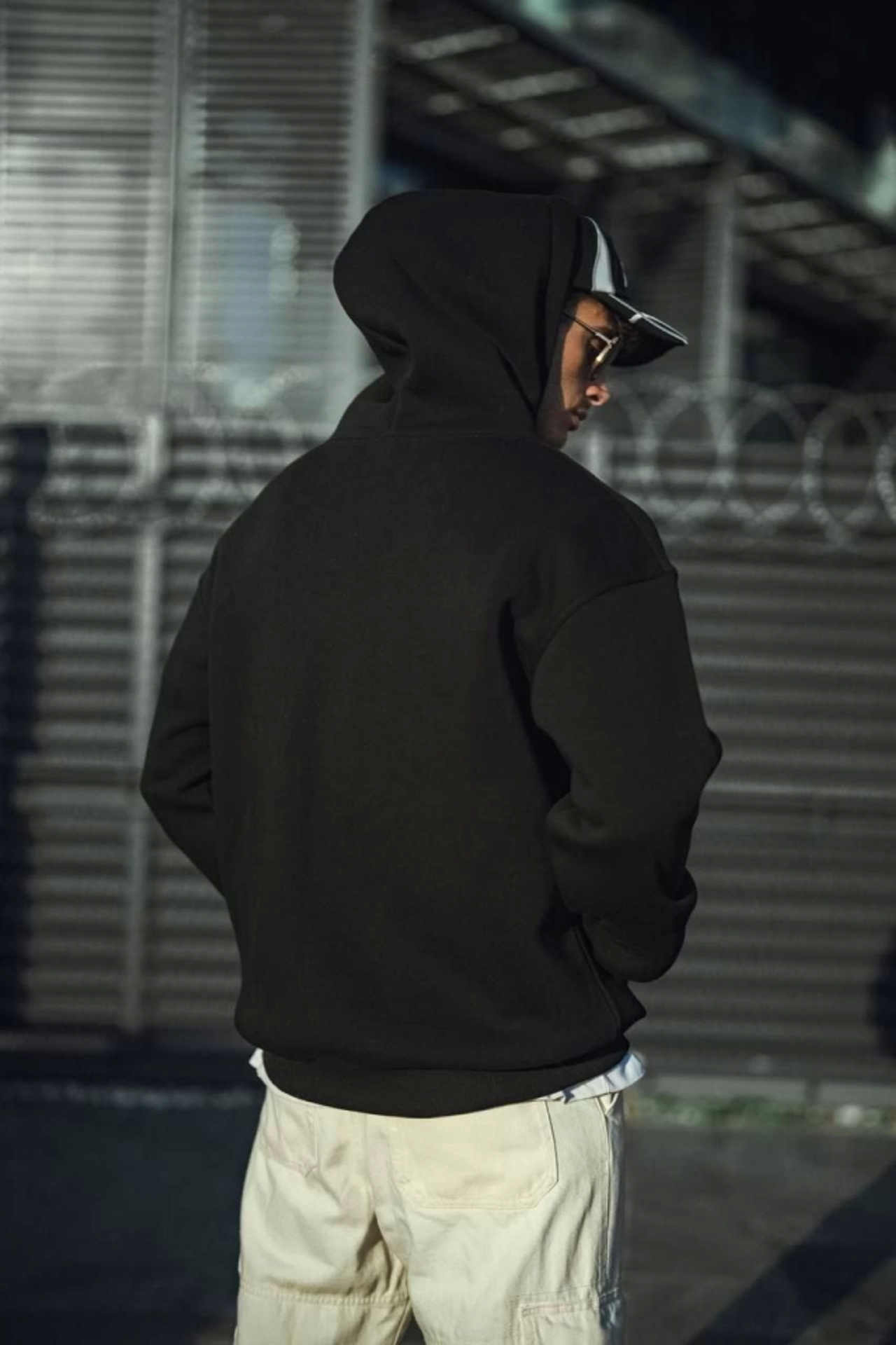 JANES Oversized Hooded Sweatshirt with Pocket 2