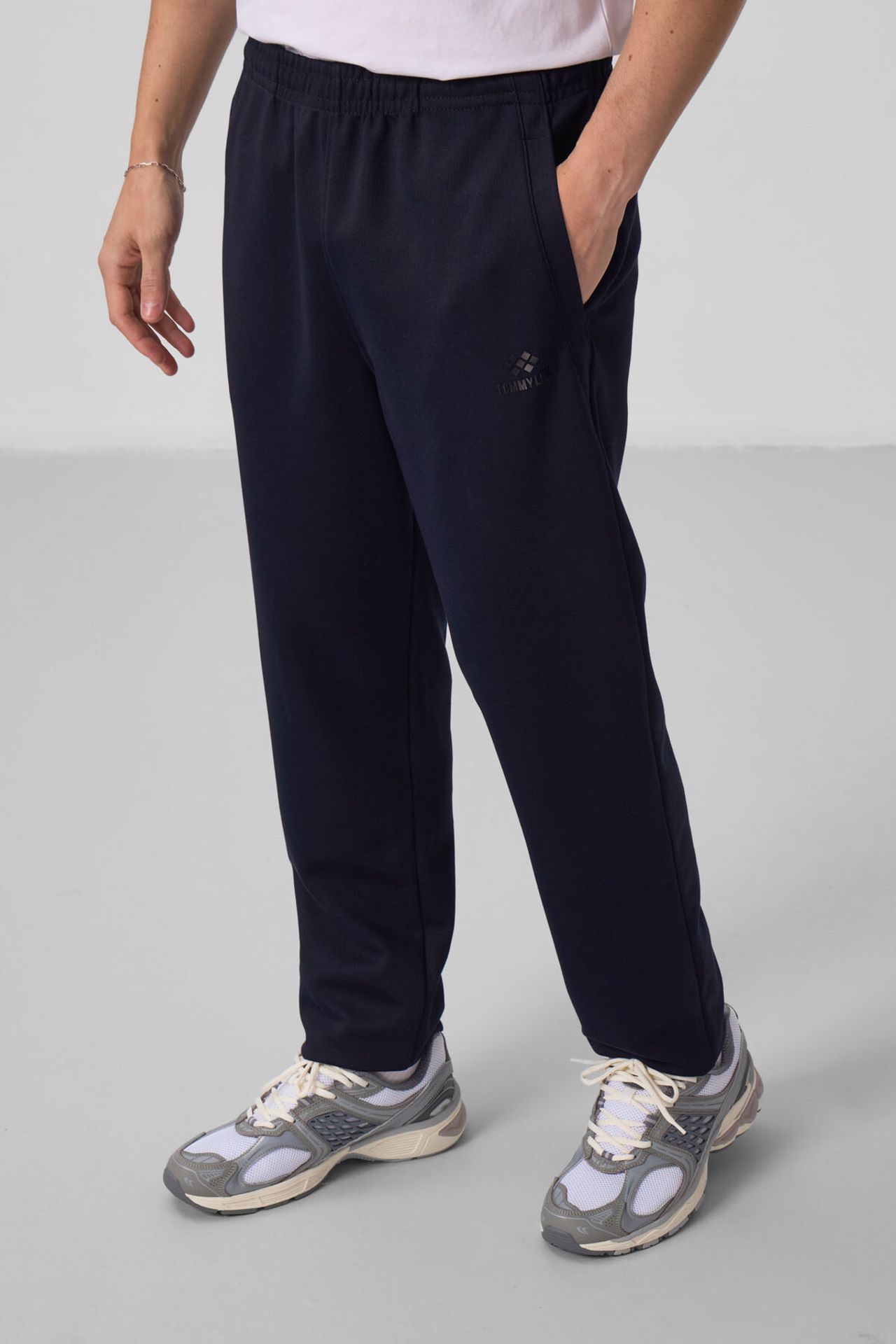 TOMMY Men's Long-sleeve Zip Sweatshirt And Pants Set 5