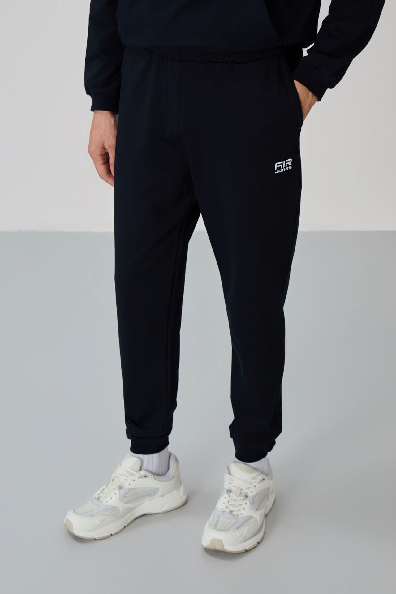 TOMMY Men's Zip-Front Sweatshirt And Pants Set 3