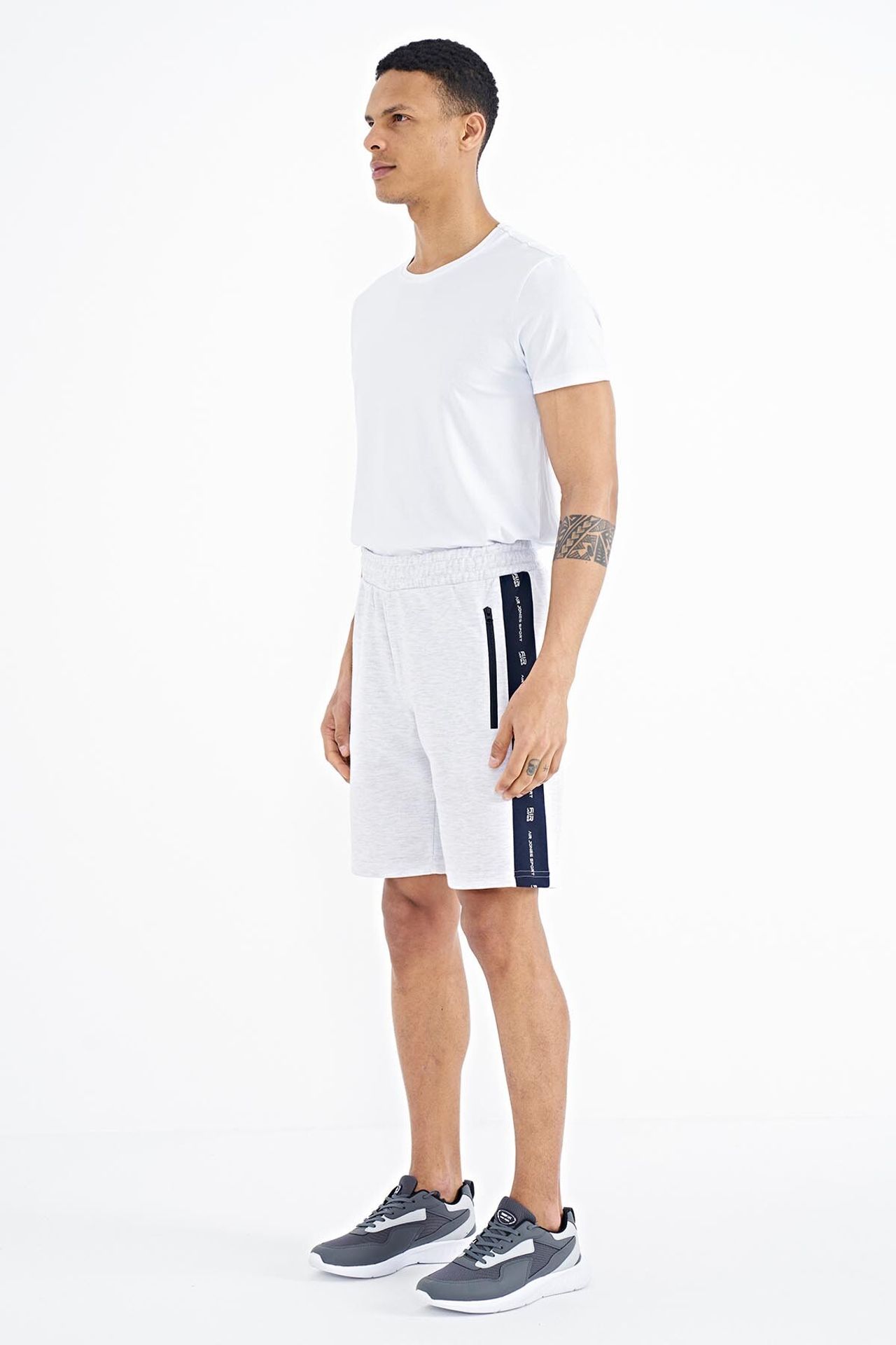 TOMMY Men's Knit Sweat Shorts 4