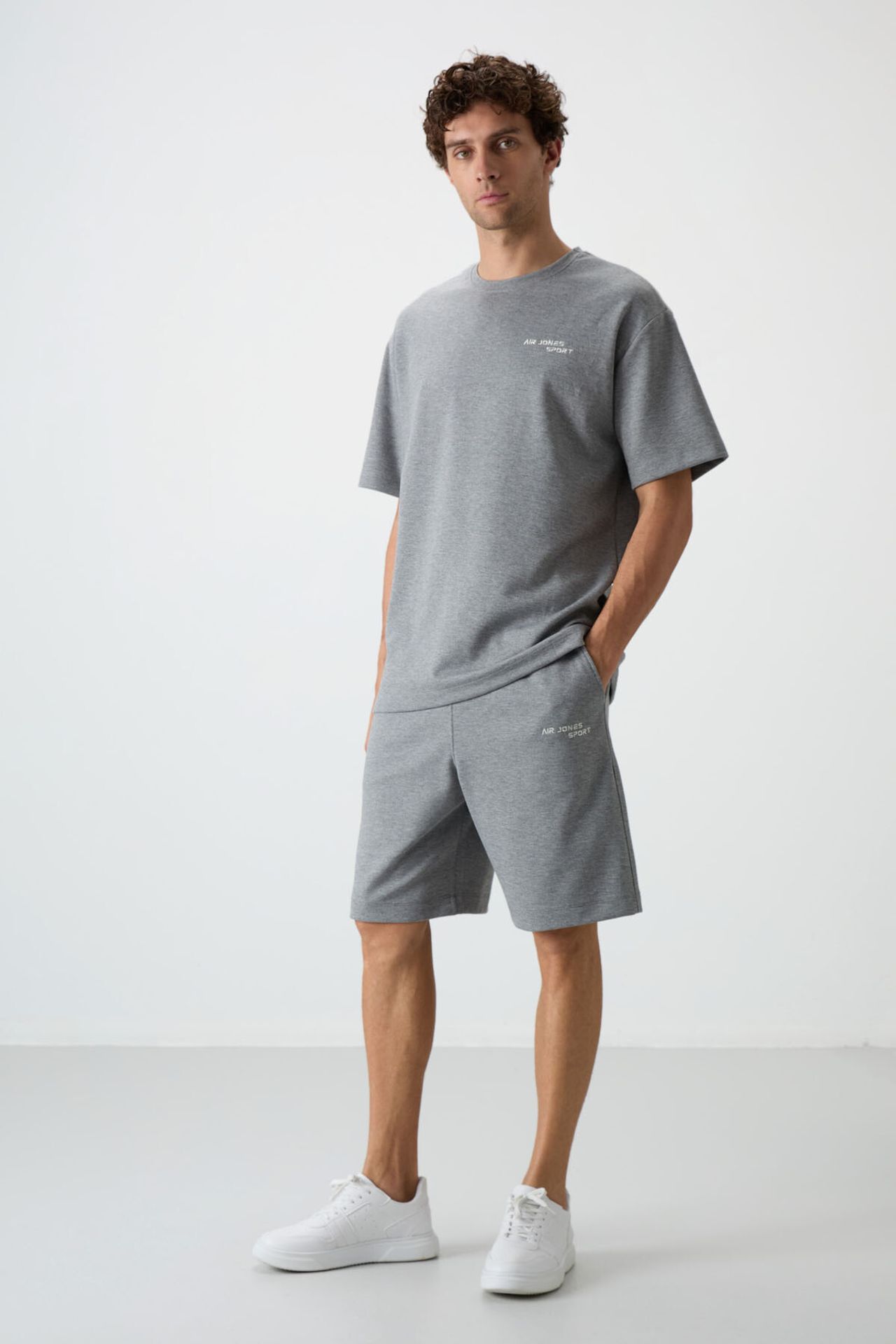 TOMMY Oversized Short-Sleeve T-Shirt And Shorts Set 2