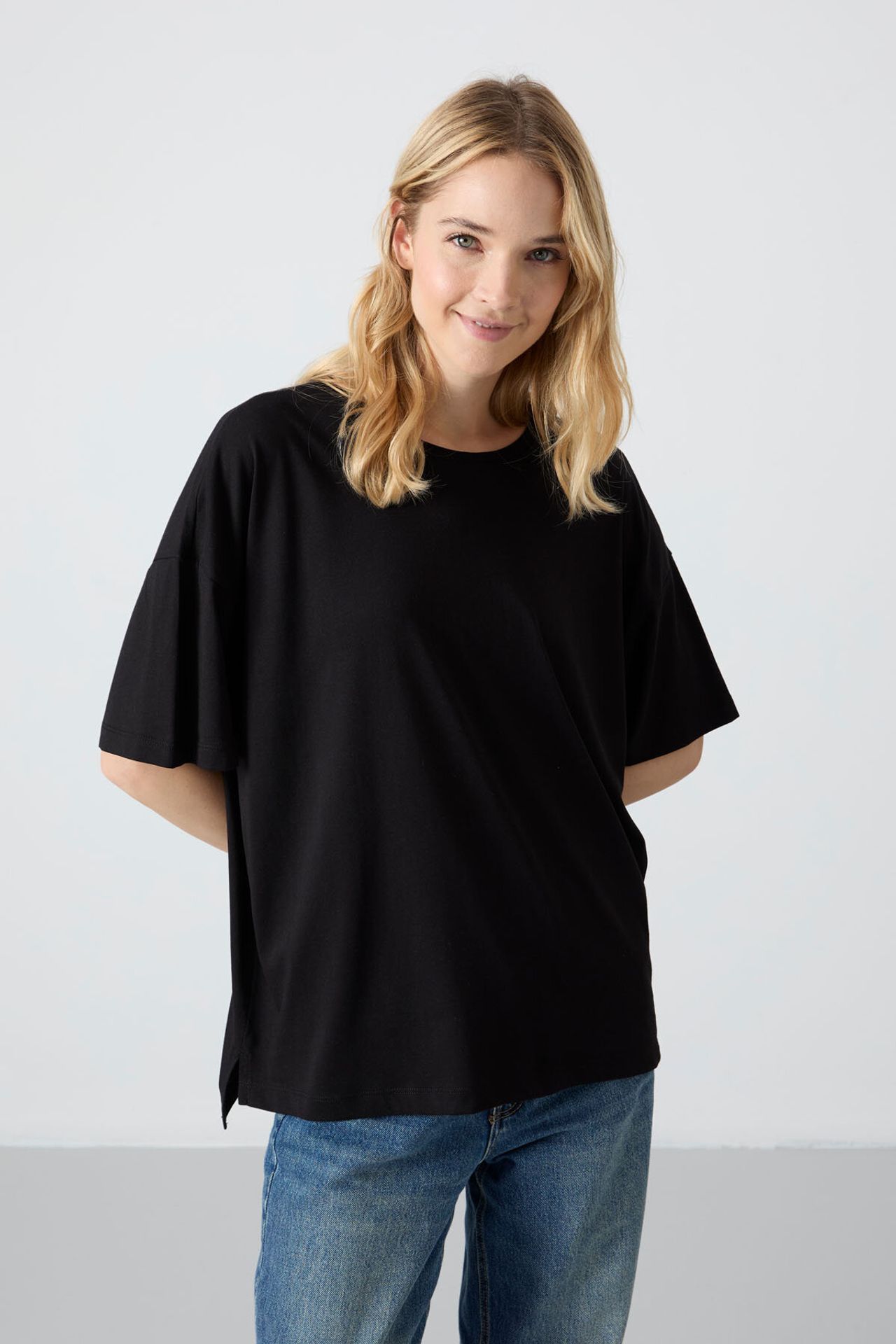 TOMMY Oversized Cotton-Modal Crew Neck T-Shirt 5