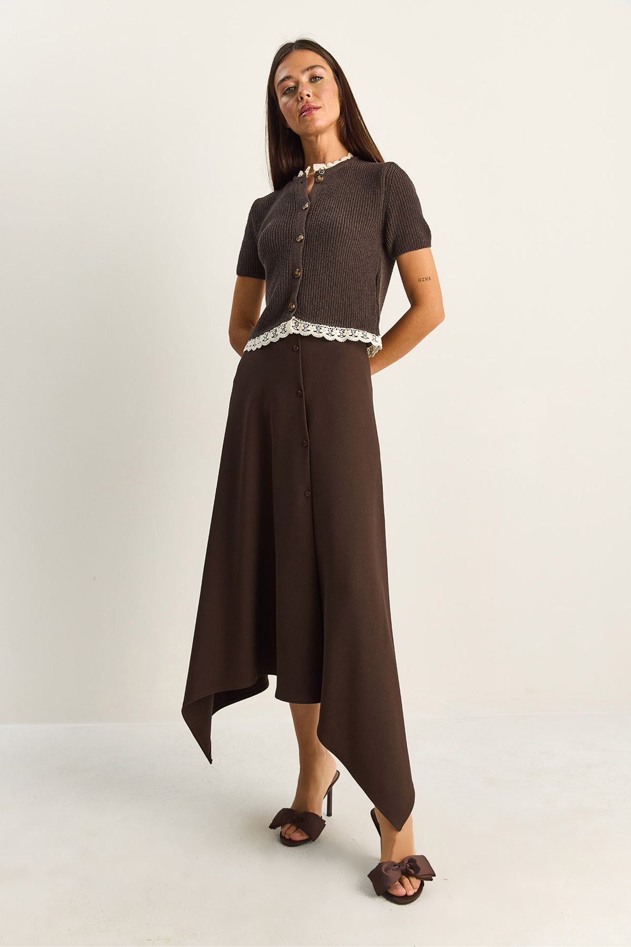 LUCCI Midi A-line Skirt With Button Closure 4