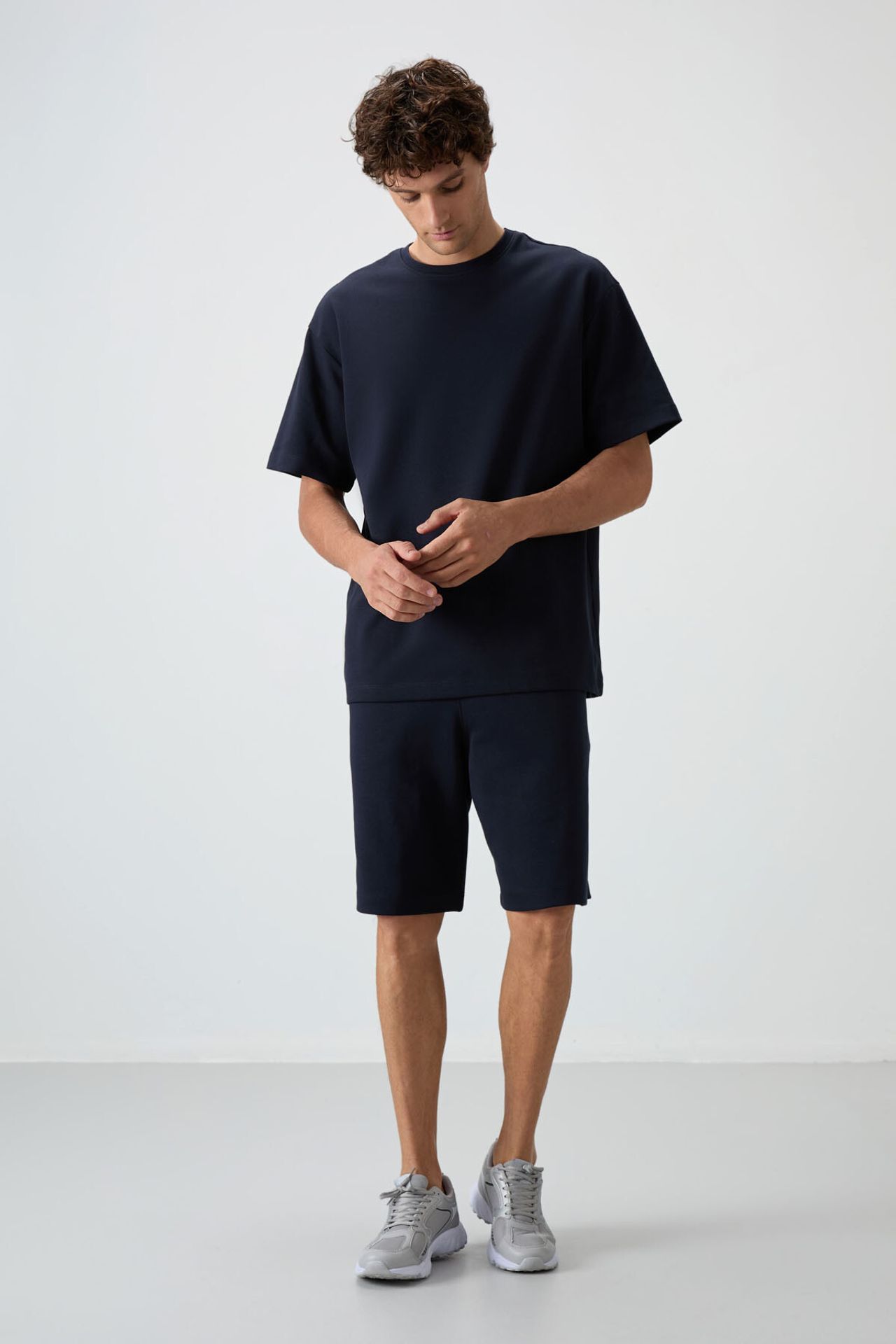 TOMMY Oversized T-Shirt And Shorts Set 1