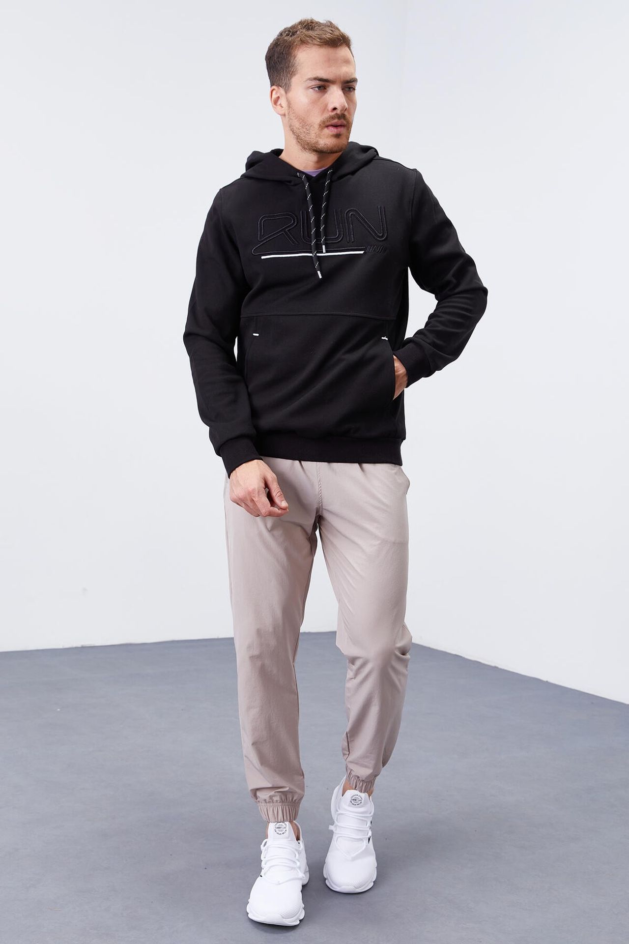 TOMMY Men's Logo Printed Hooded Sweatshirt 4