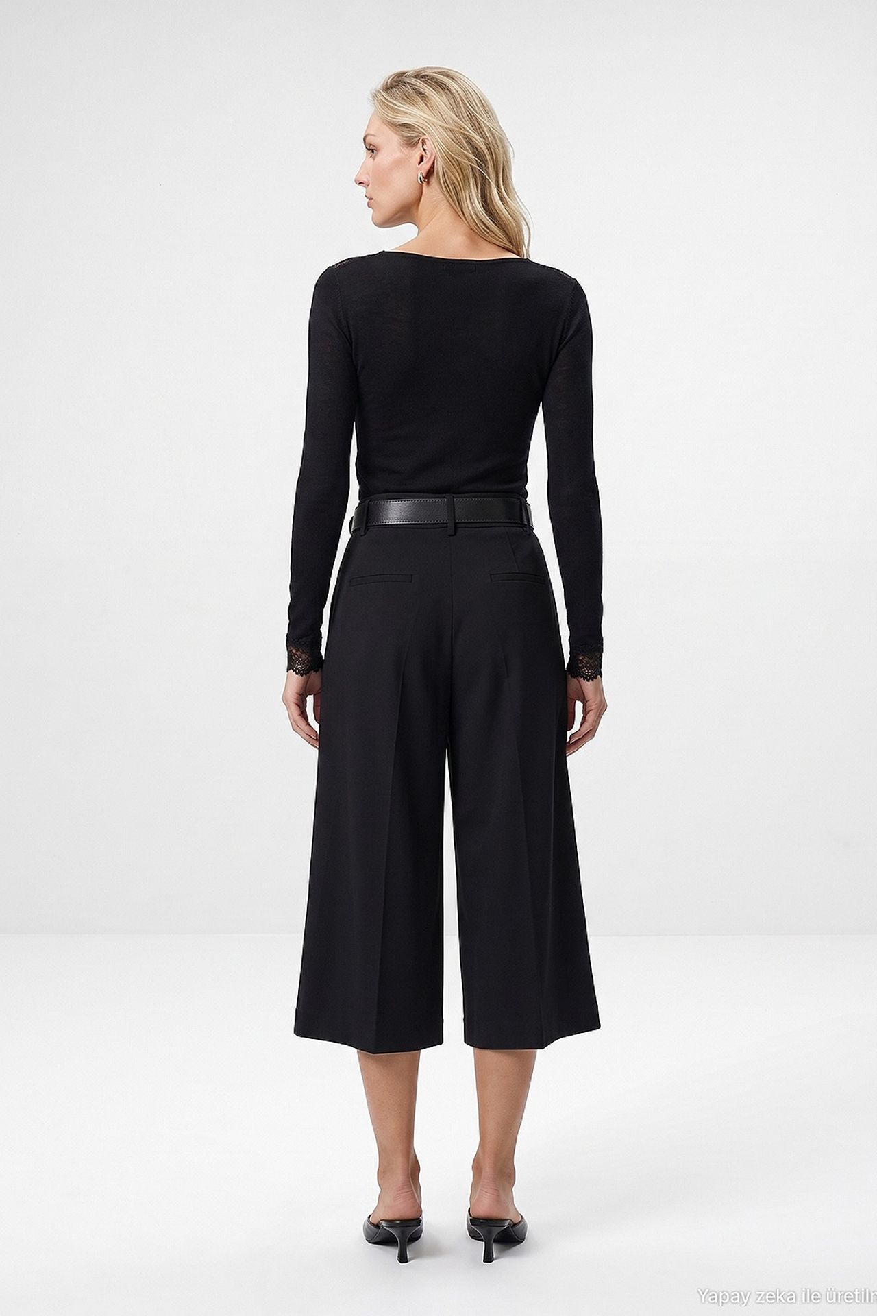 DILVIN Women’s Tailored Pull-On Shorts