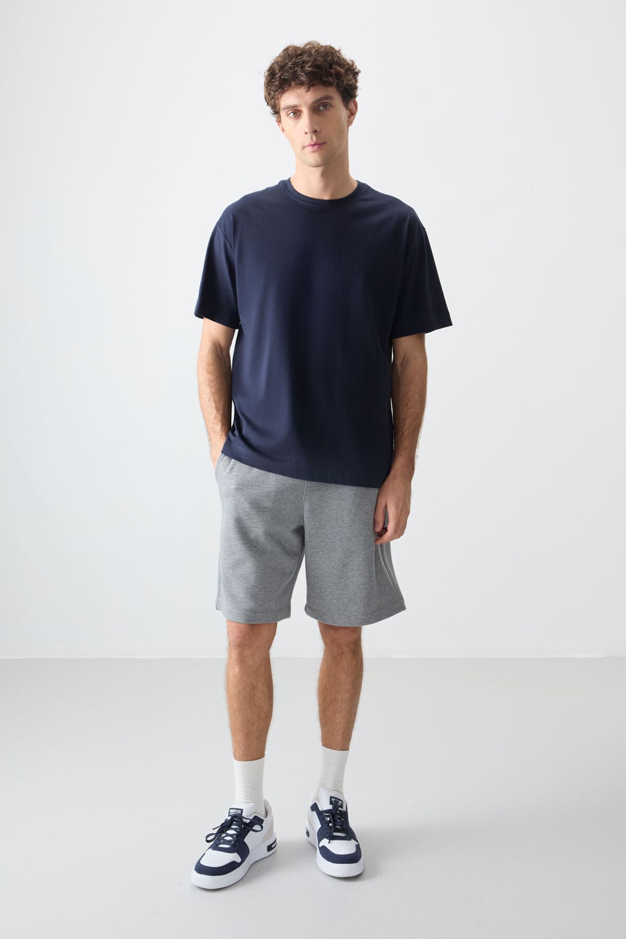 TOMMY Oversized Cotton Crew Neck T-Shirt 5