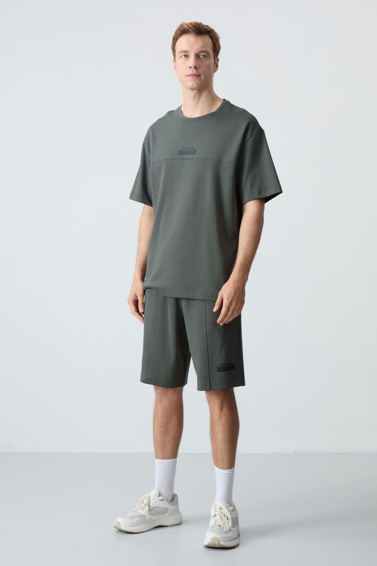 TOMMY Men's Oversized T-Shirt And Shorts Set 1