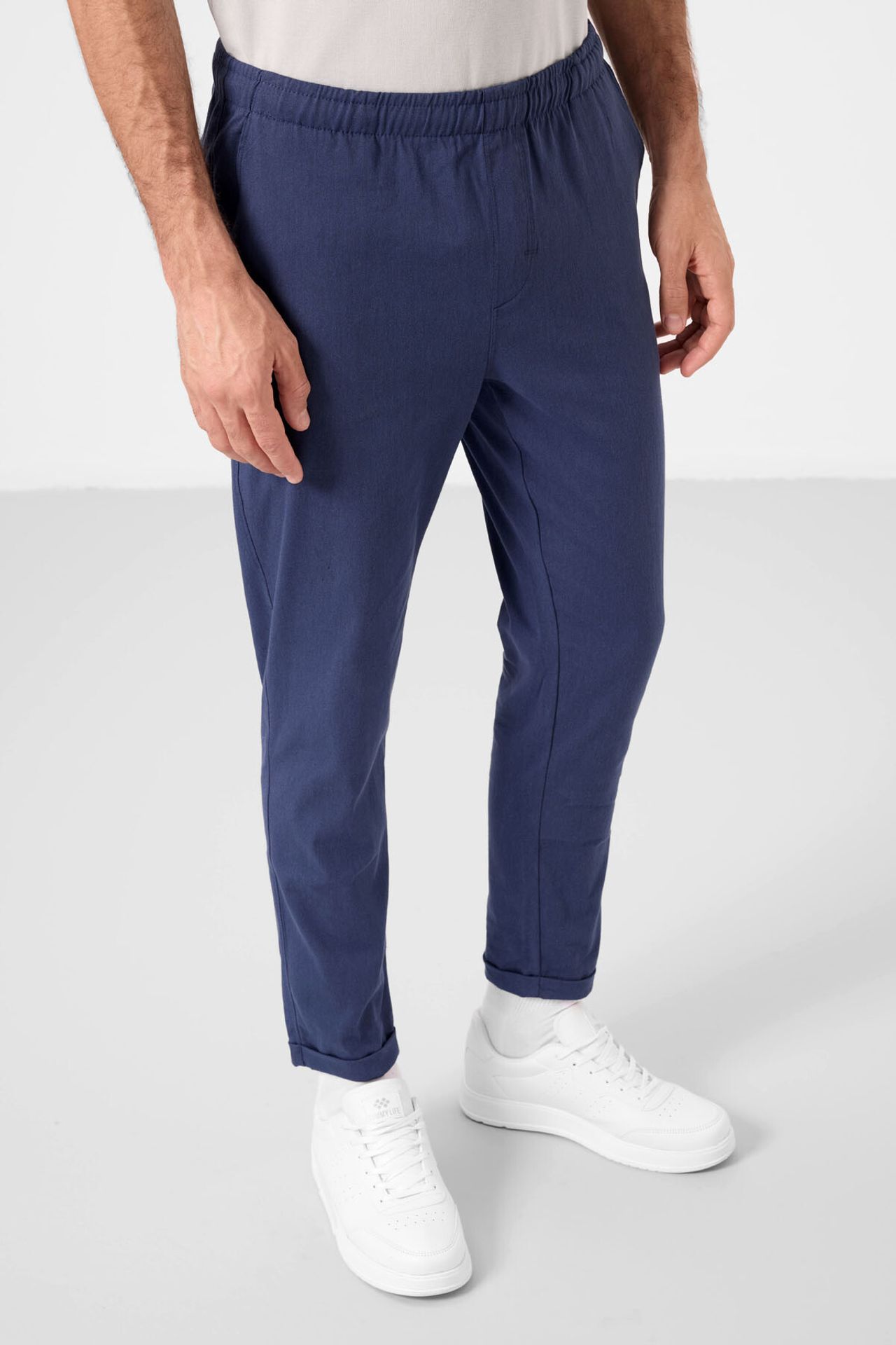 TOMMY Men's Straight-leg Gabardine Chinos 2