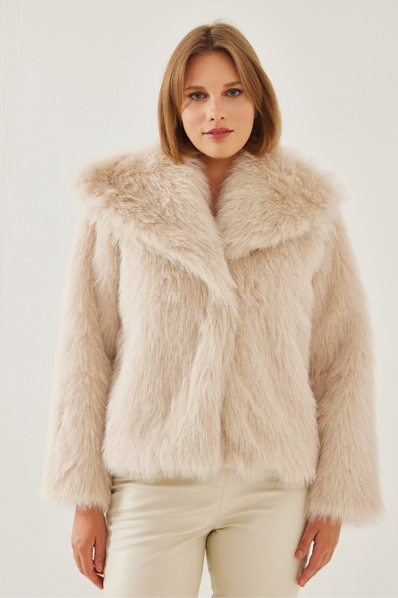 LUCCI Women's Textured Puffer Coat with Faux Fur 4