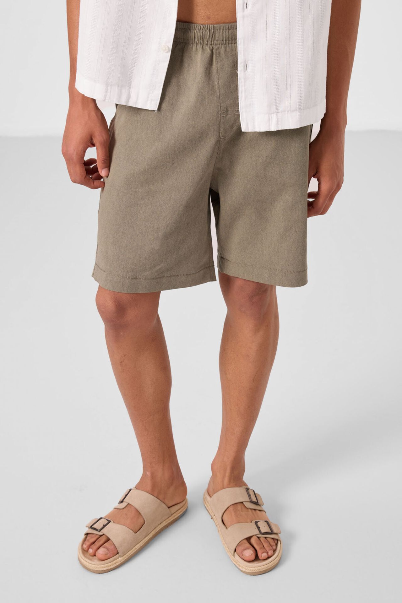 TOMMY Men's Regular Fit Chino Shorts 2
