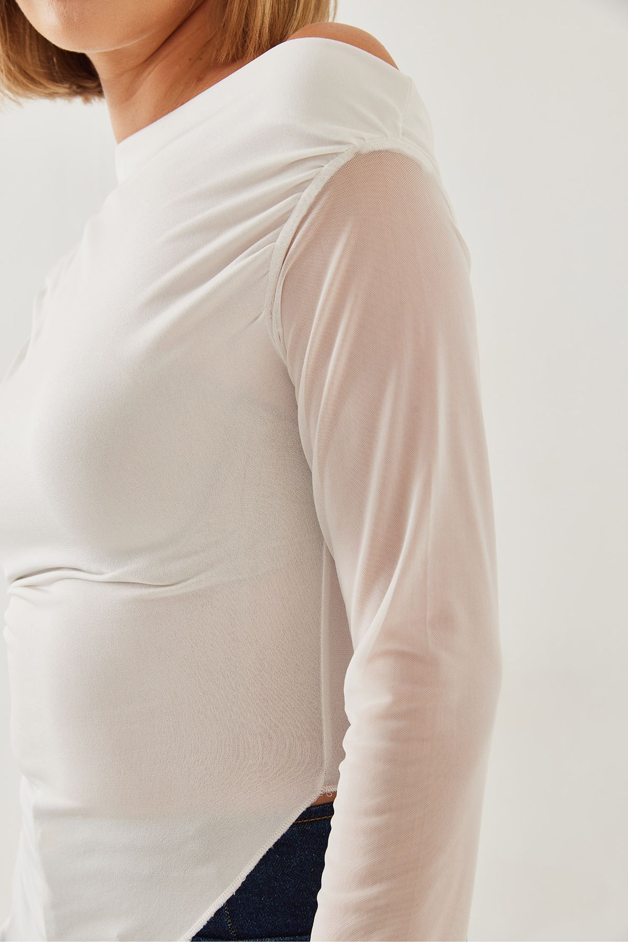 LUCCI Basic Top with Asymmetrical Hem