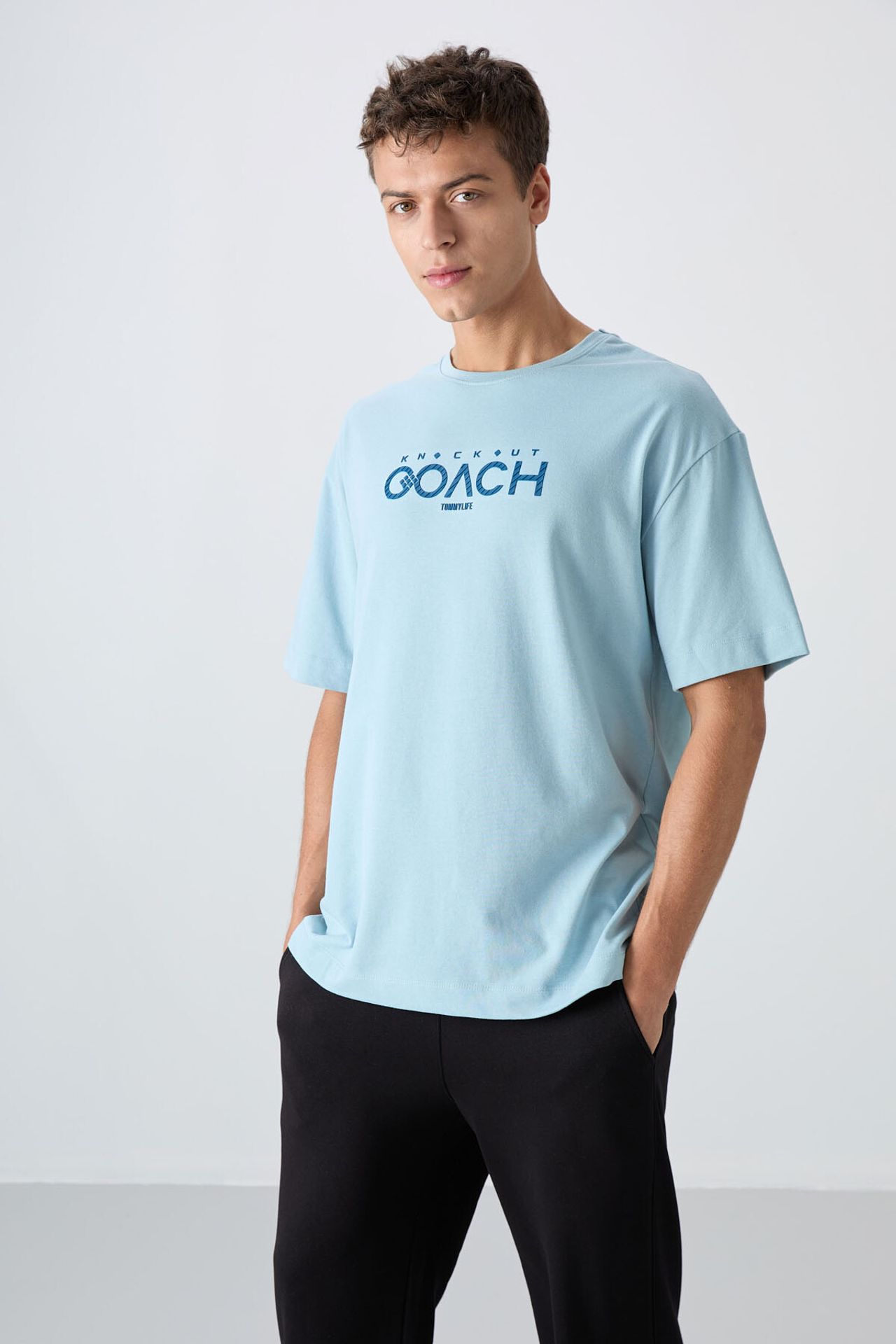 TOMMY Oversized Logo Patch Crew Neck T-Shirt 1