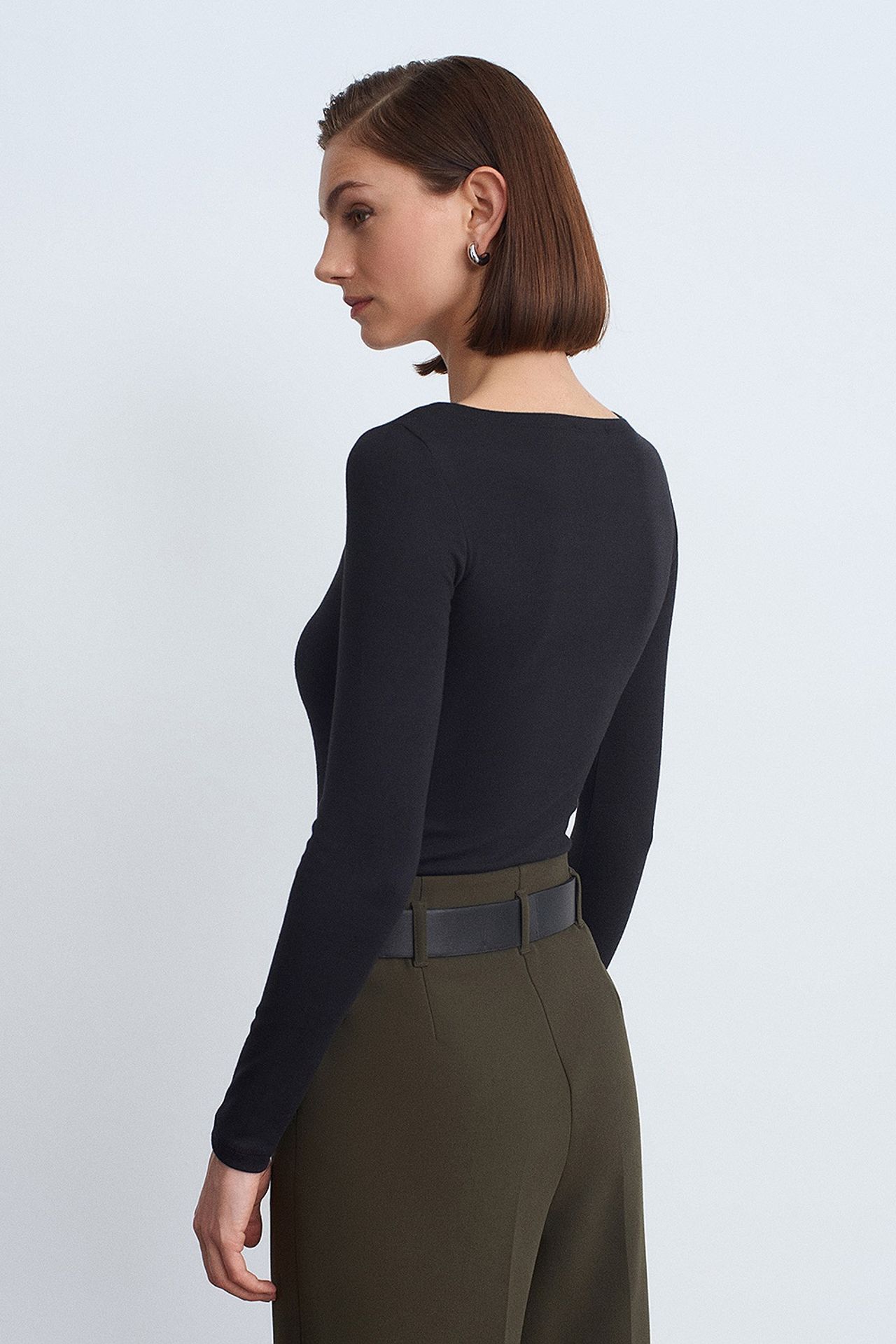 DILVIN Kadın Slim Fit Kayık Yaka Uzun Kollu Bluz 2