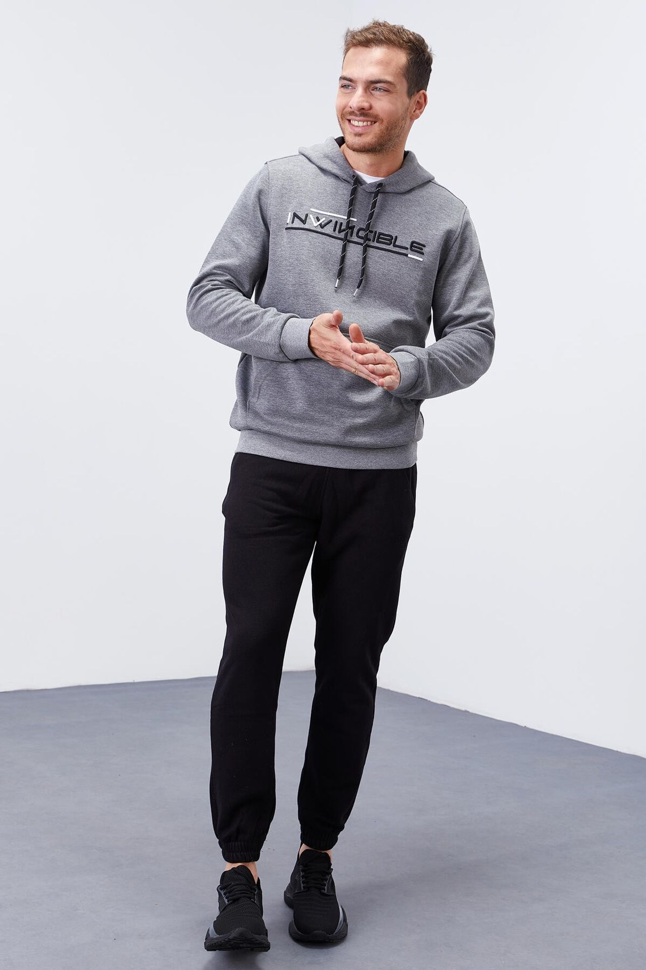 TOMMY Men's Printed Hooded Sweatshirt With Pocket 2