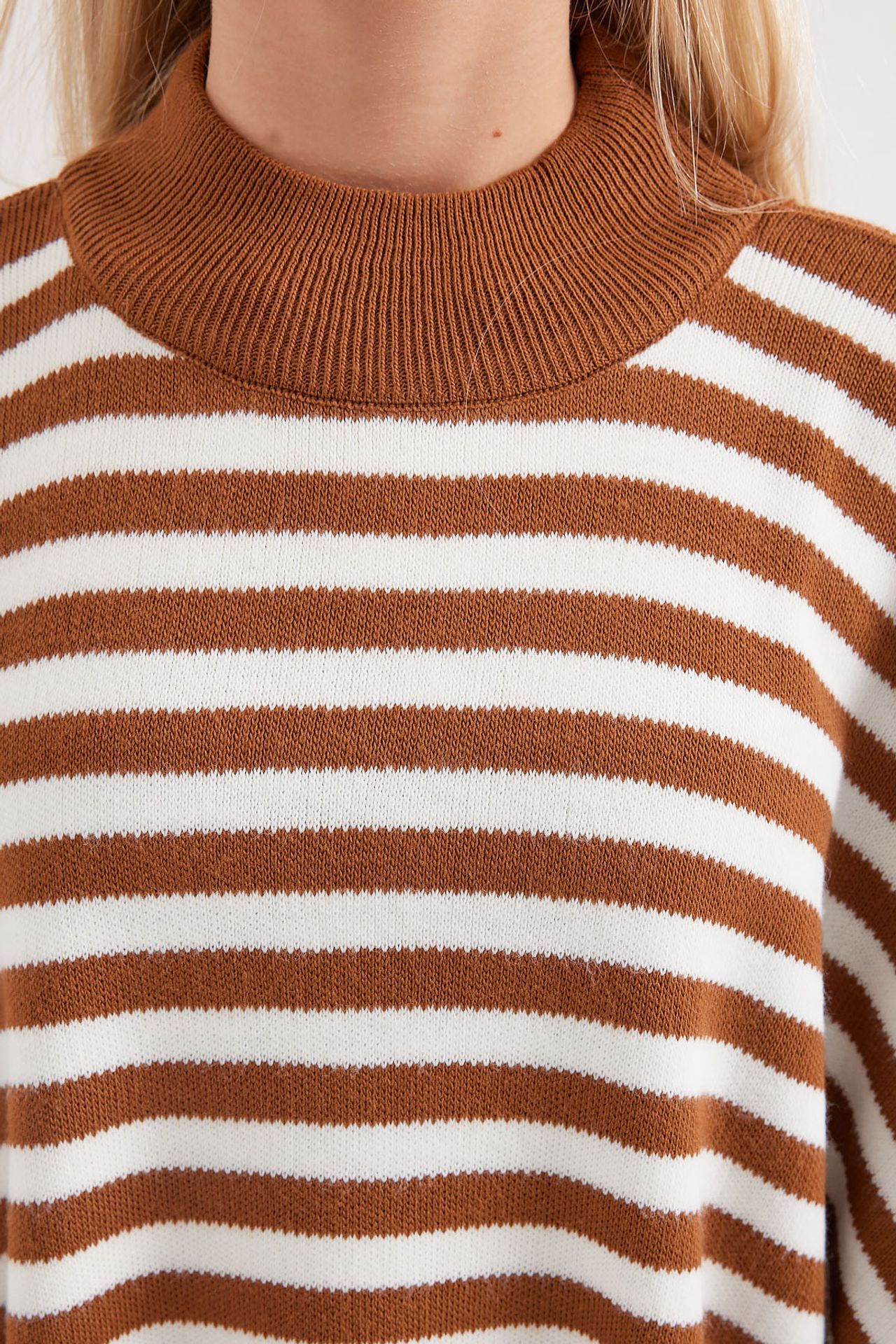 BDART Oversized Acrylic Crew Neck Jumper 5