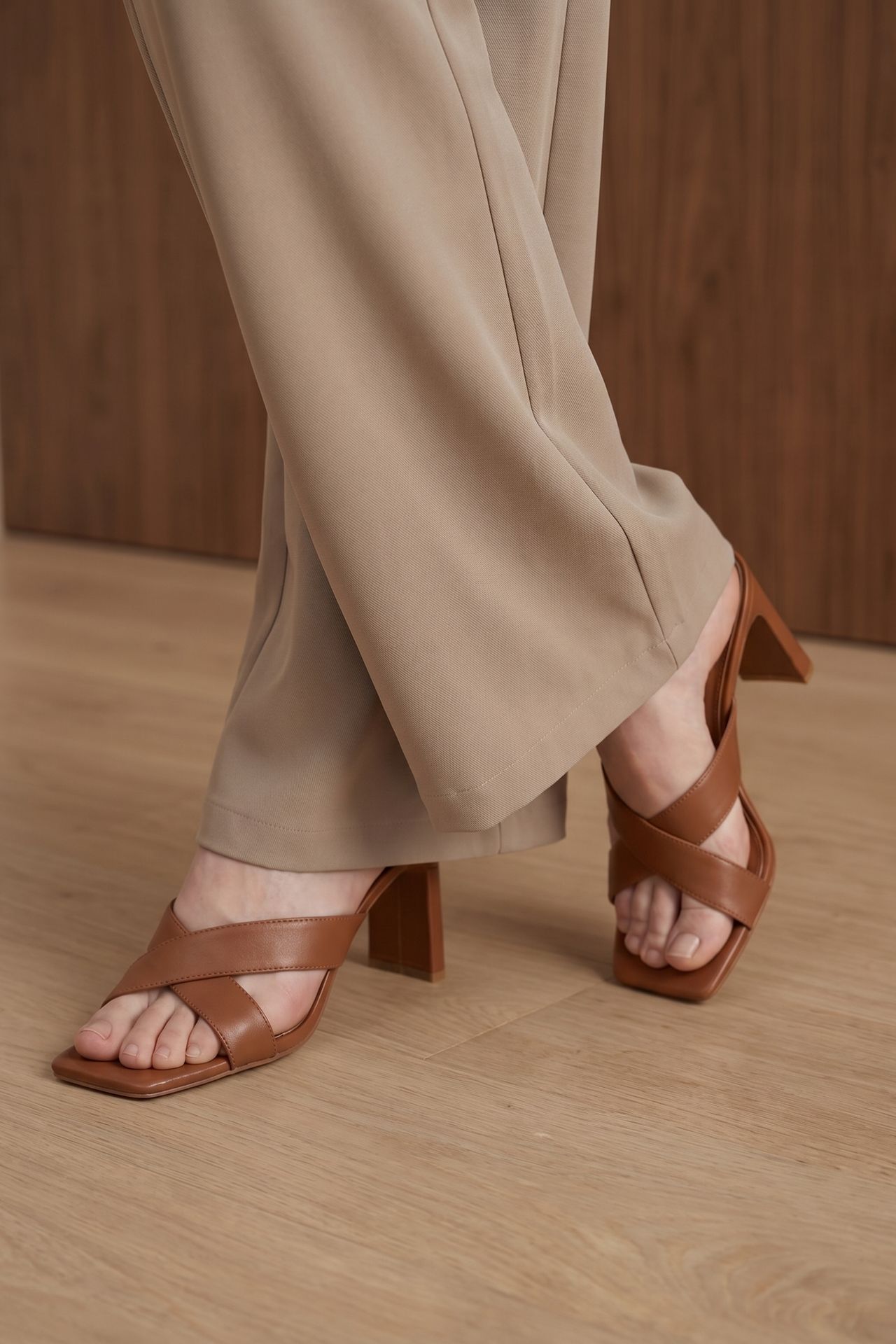 MY FASHION High-Waist Wide-Leg Crepe Trousers 5