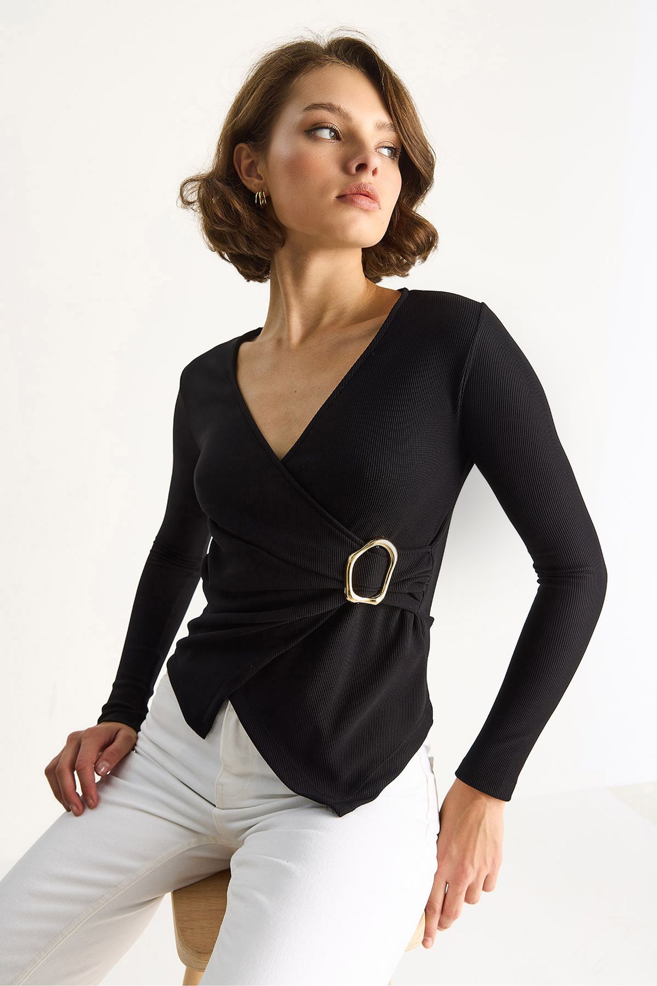 LUCCI Textured V-Neck Long-Sleeve Wrap Blouse 3