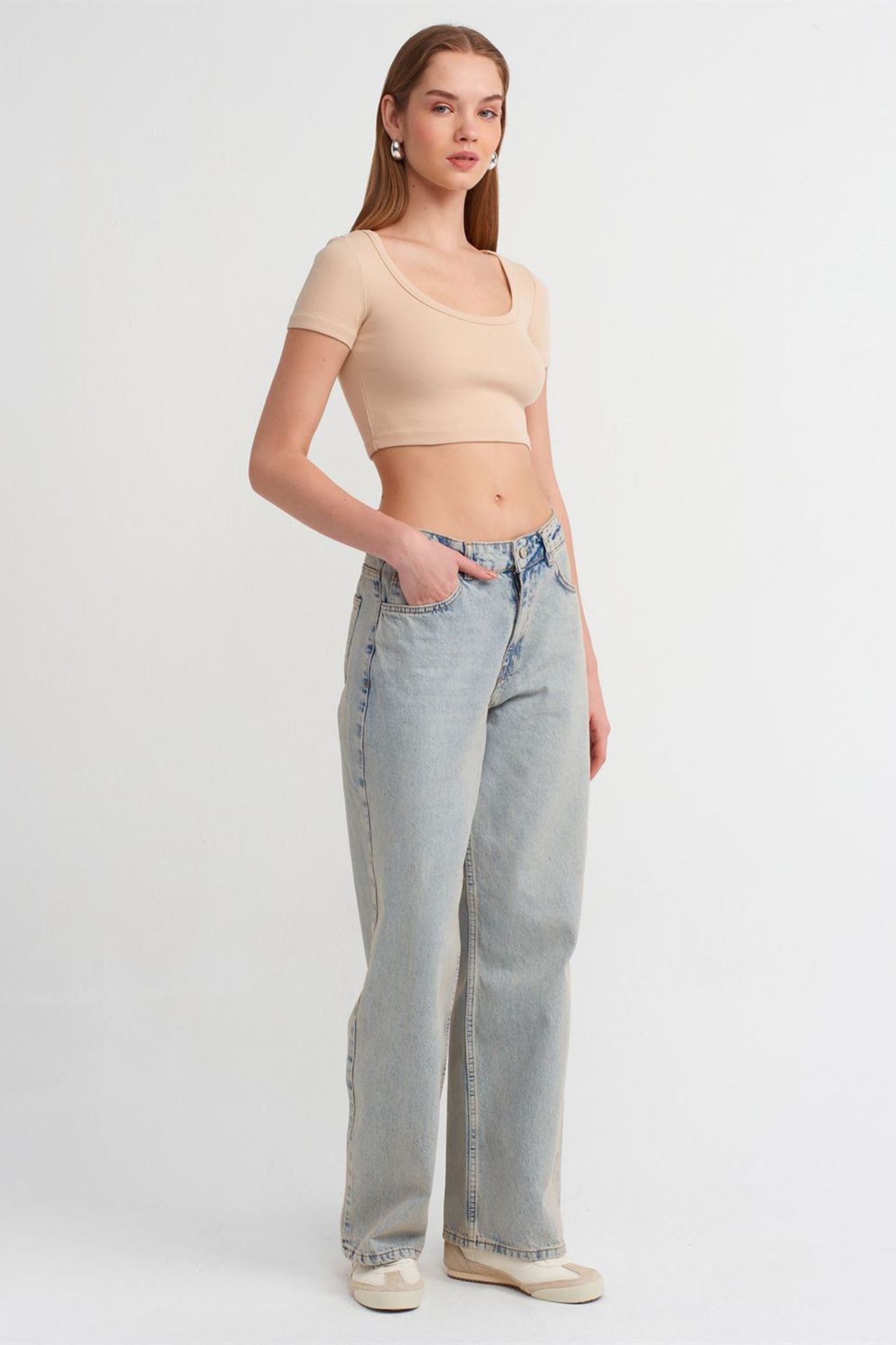 DILVIN Women's Ribbed Crop T-Shirt 3