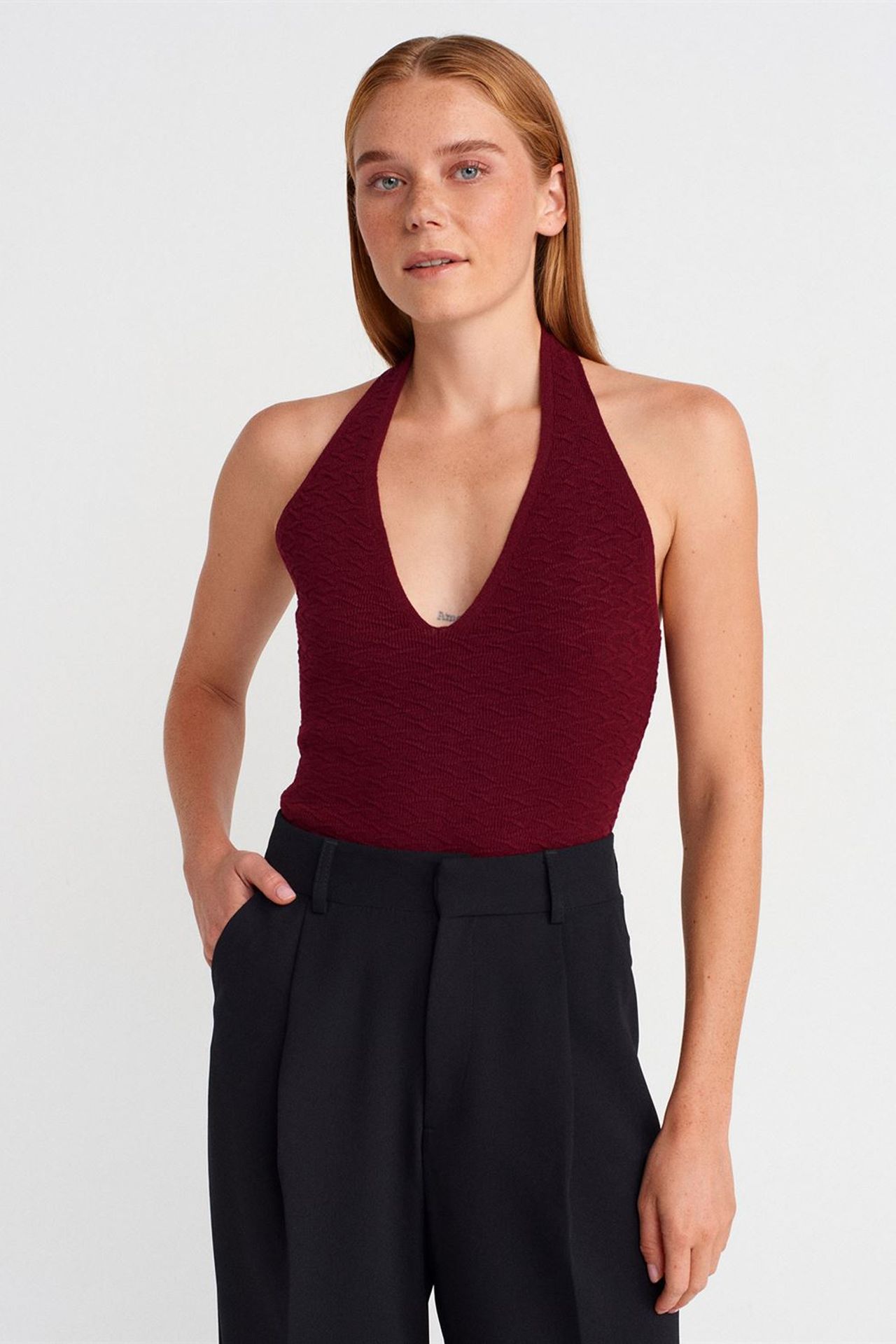 DILVIN Ribbed Halterneck Knit Blouse 1
