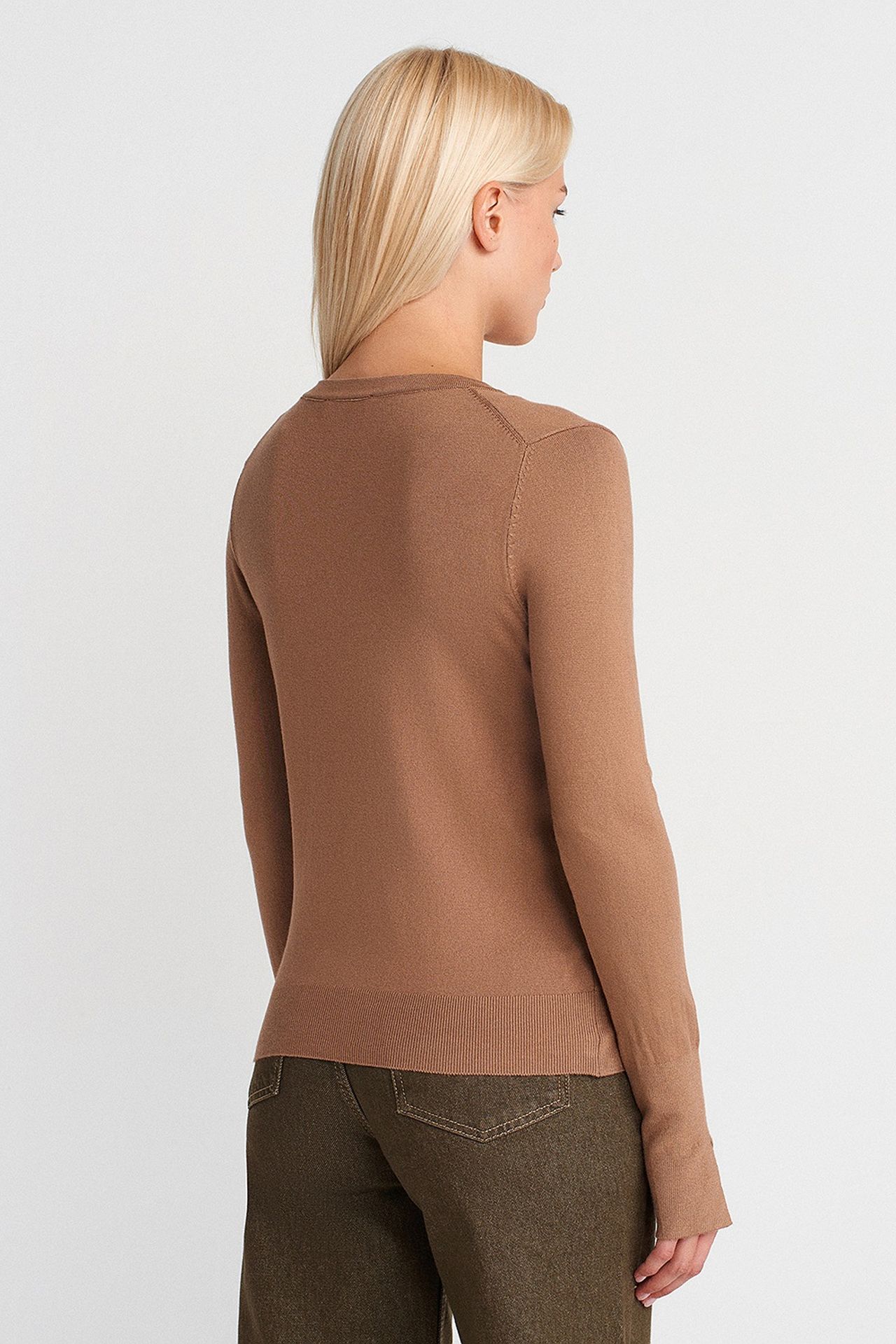 DILVIN Women's V-Neck Knit Sweater With Side Slit 2