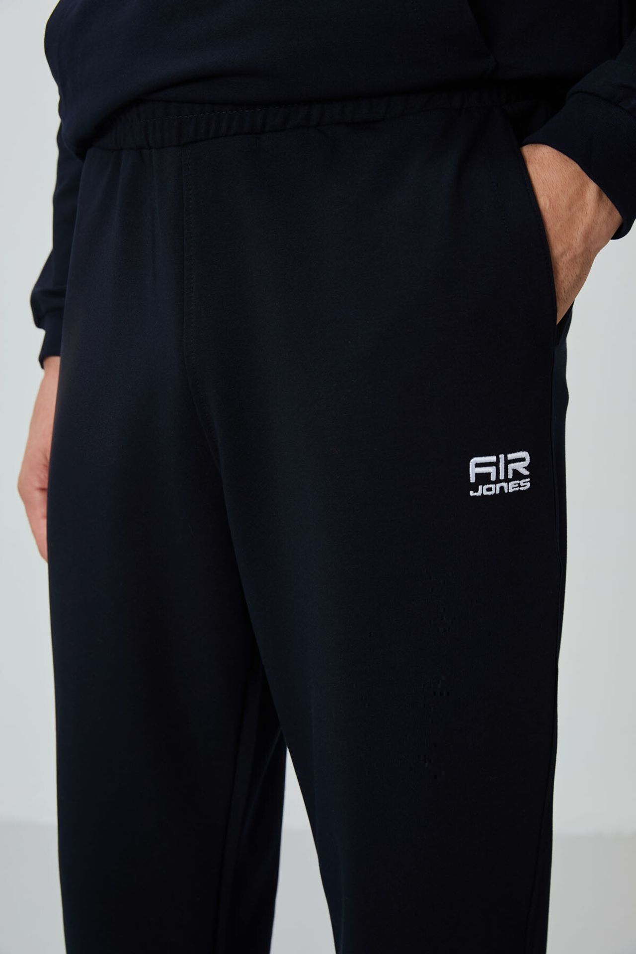 TOMMY Men's Zip-Front Sweatshirt And Pants Set 6