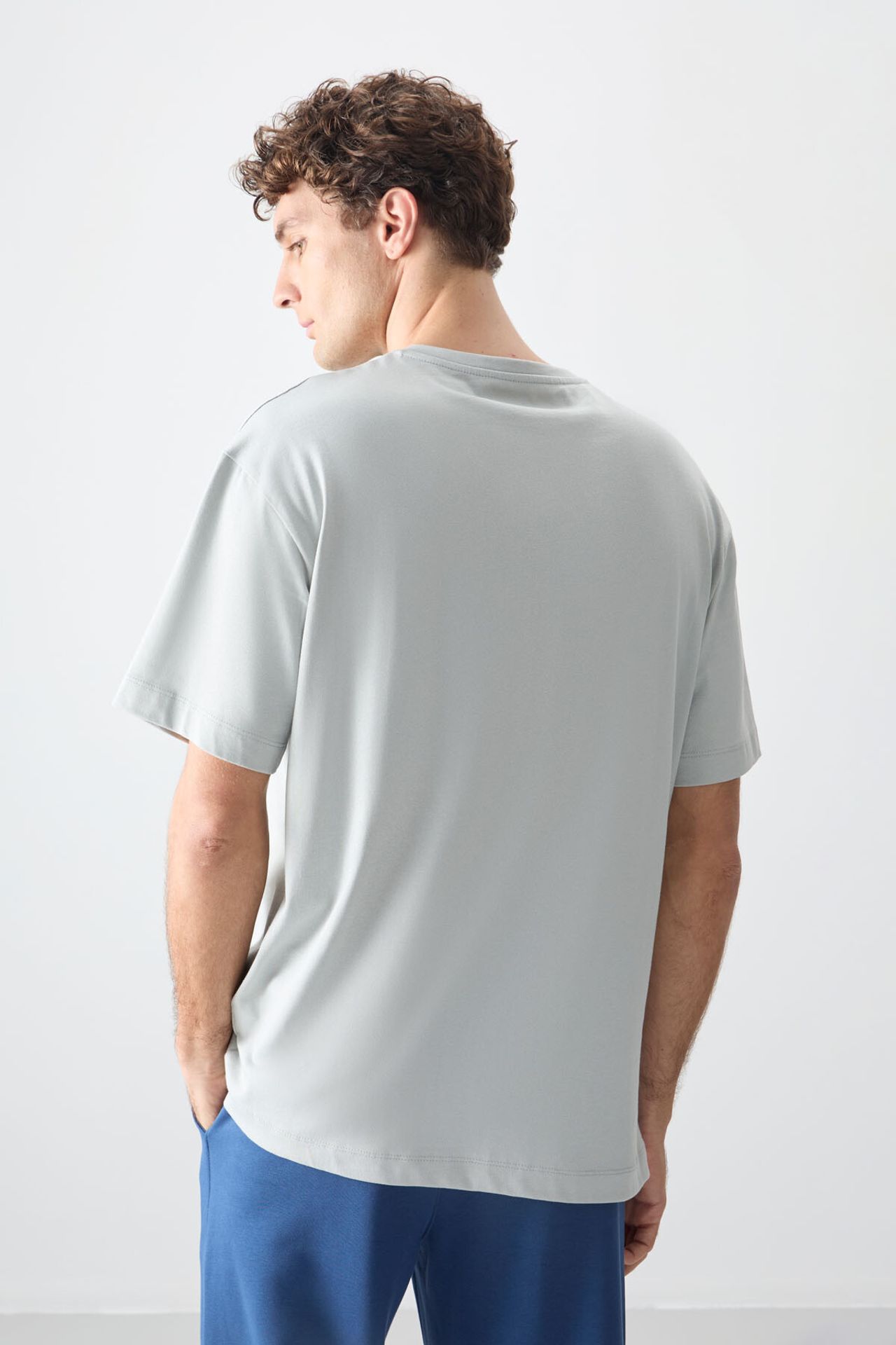 TOMMY Oversized Logo Cotton Crew Neck T-Shirt 5
