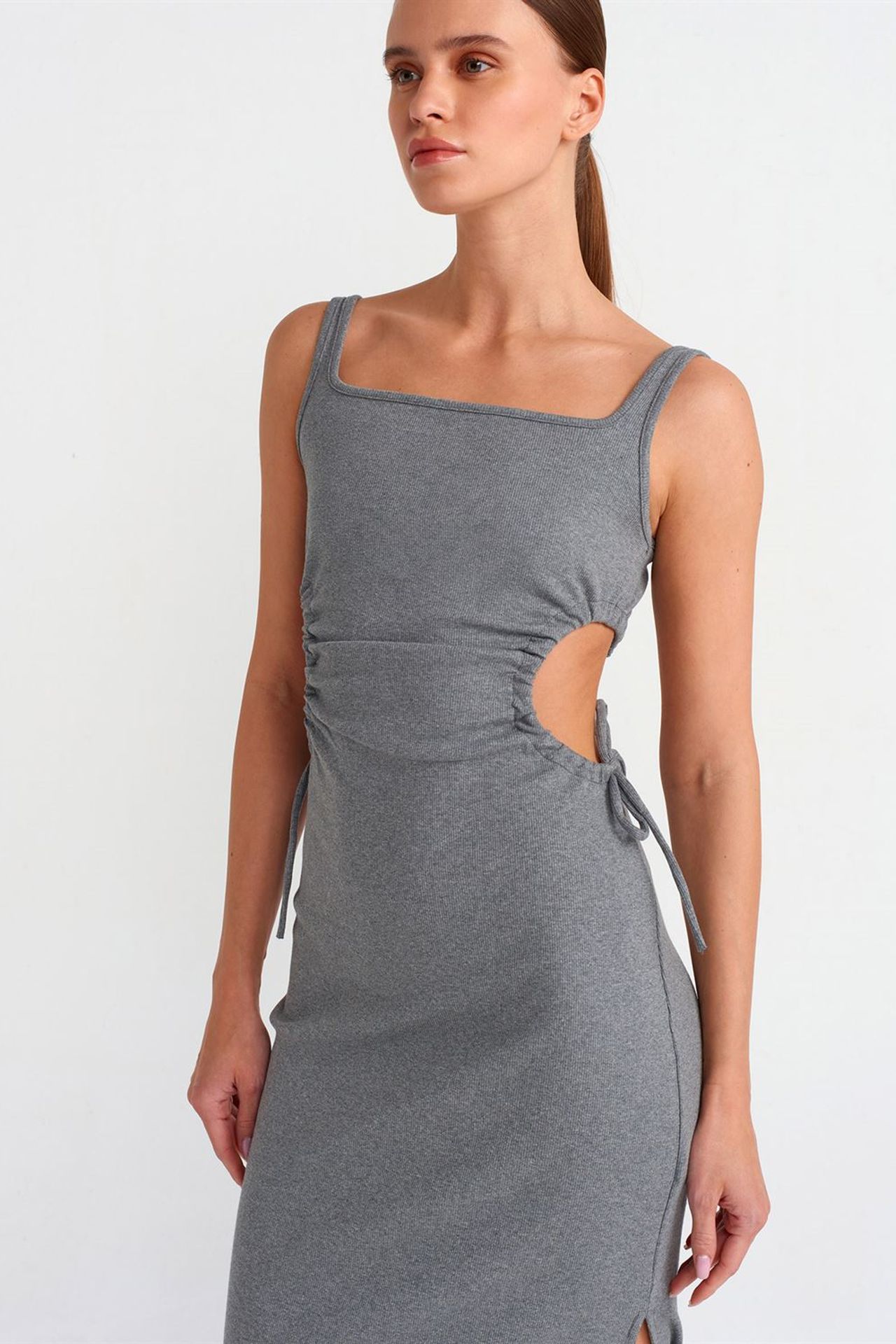 DILVIN Sleeveless Bodycon Midi Dress With Cut-Out 4