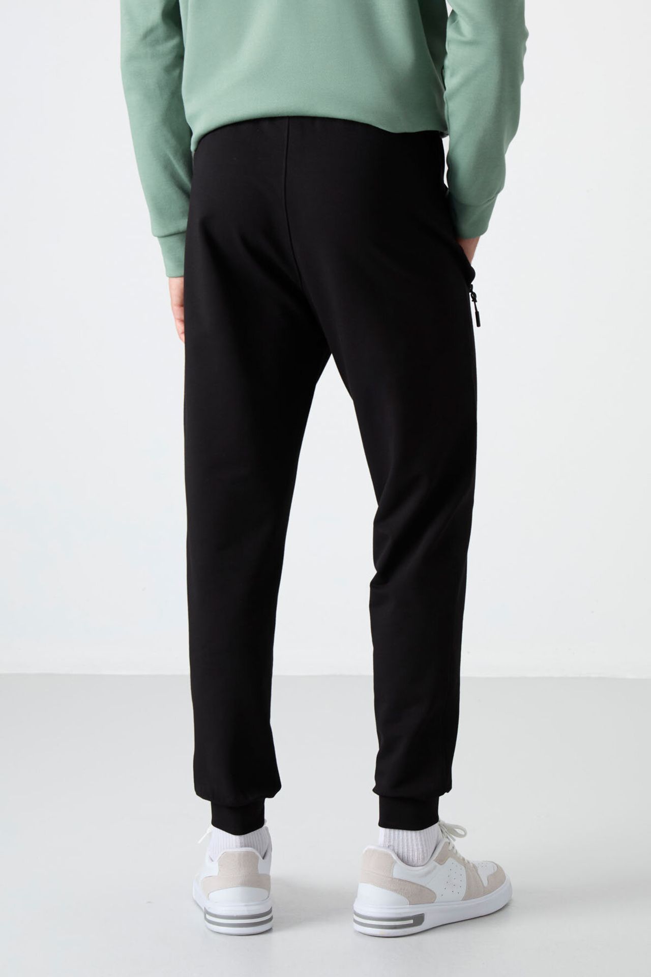 TOMMY Men's Cotton Blend Sweatpants 4