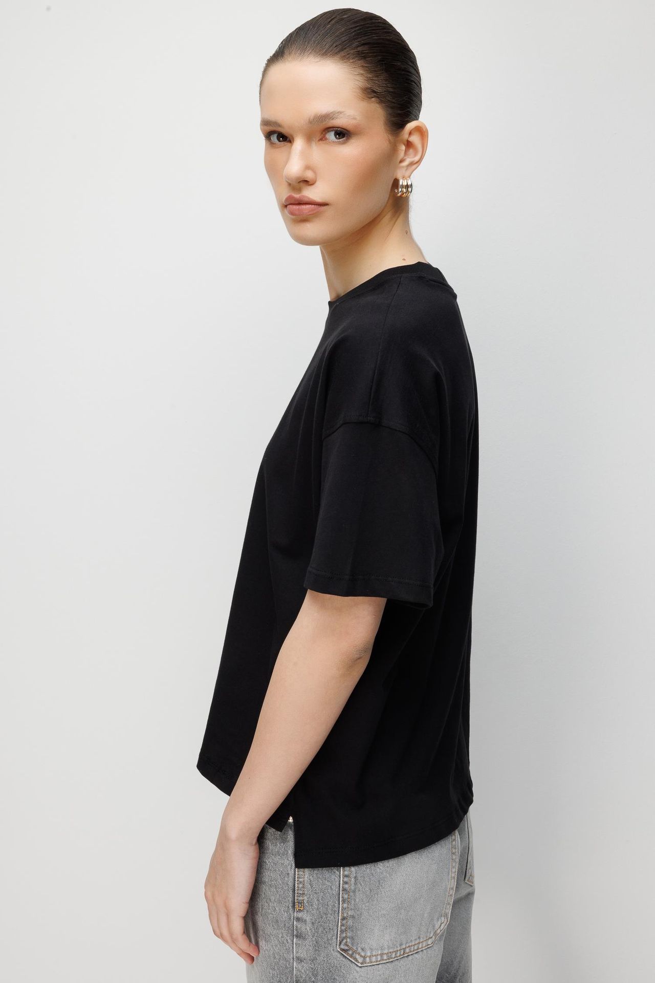 MIXRAY Oversized Crew Neck Plain T-Shirt with Slit 5