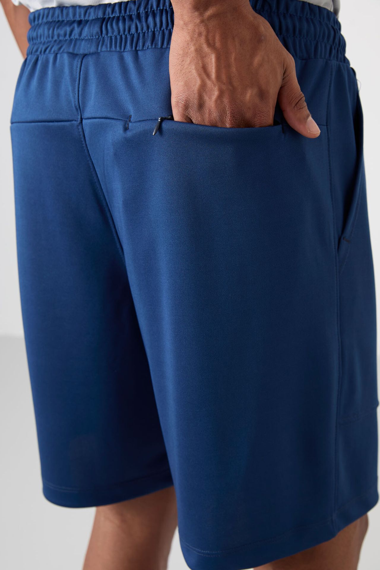 TOMMY Men's Solid Sweat Shorts 5