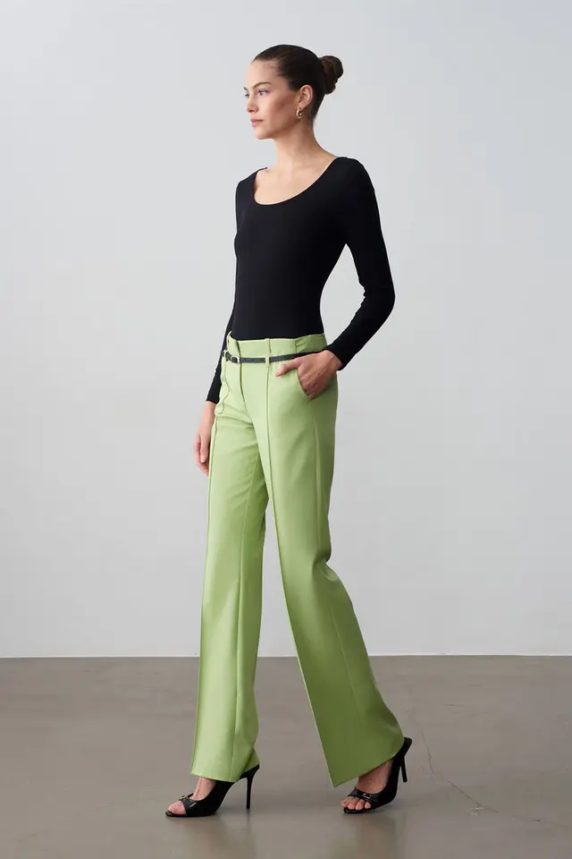 DILVIN Belted Straight-Leg Crepe Trousers