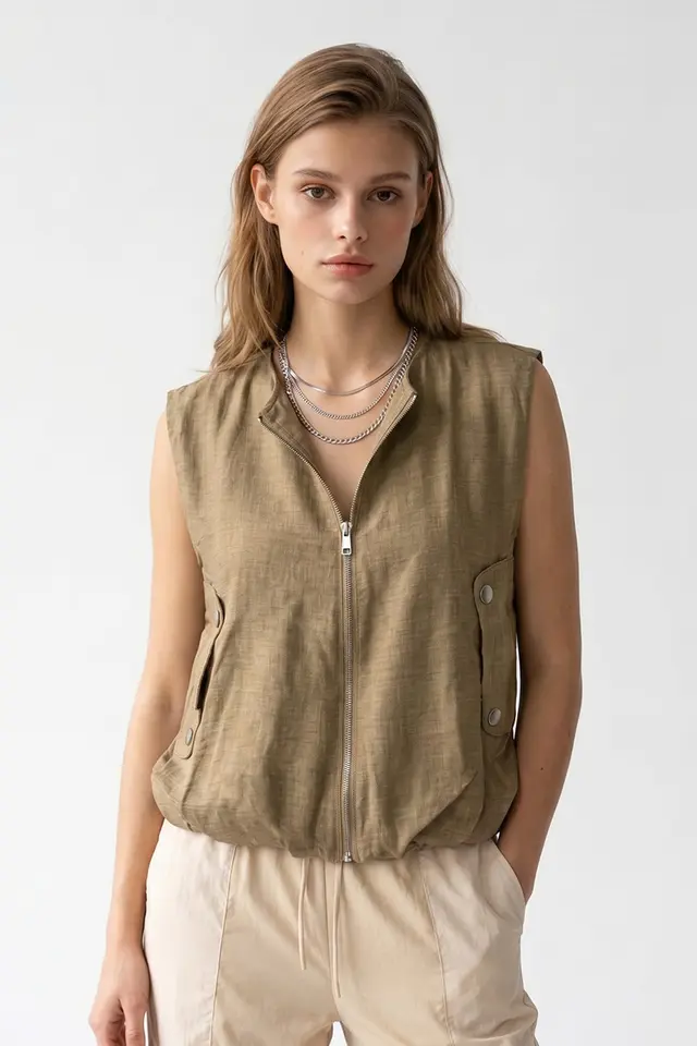 MIXRAY Women's Woven Poplin Waistcoat With Zip Front