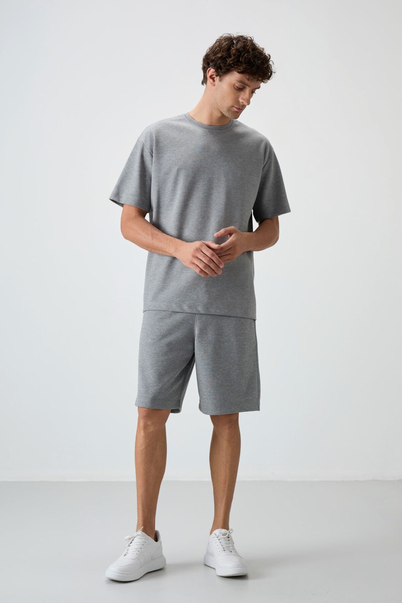 TOMMY Oversized T-Shirt And Shorts Set 1