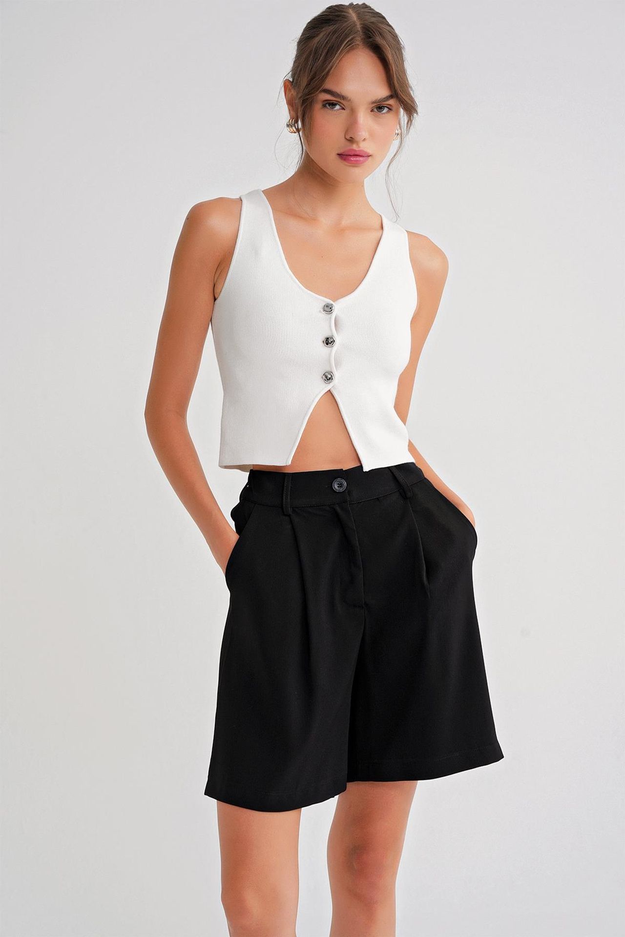 Mixray High Waist Buttoned Pocket Shorts