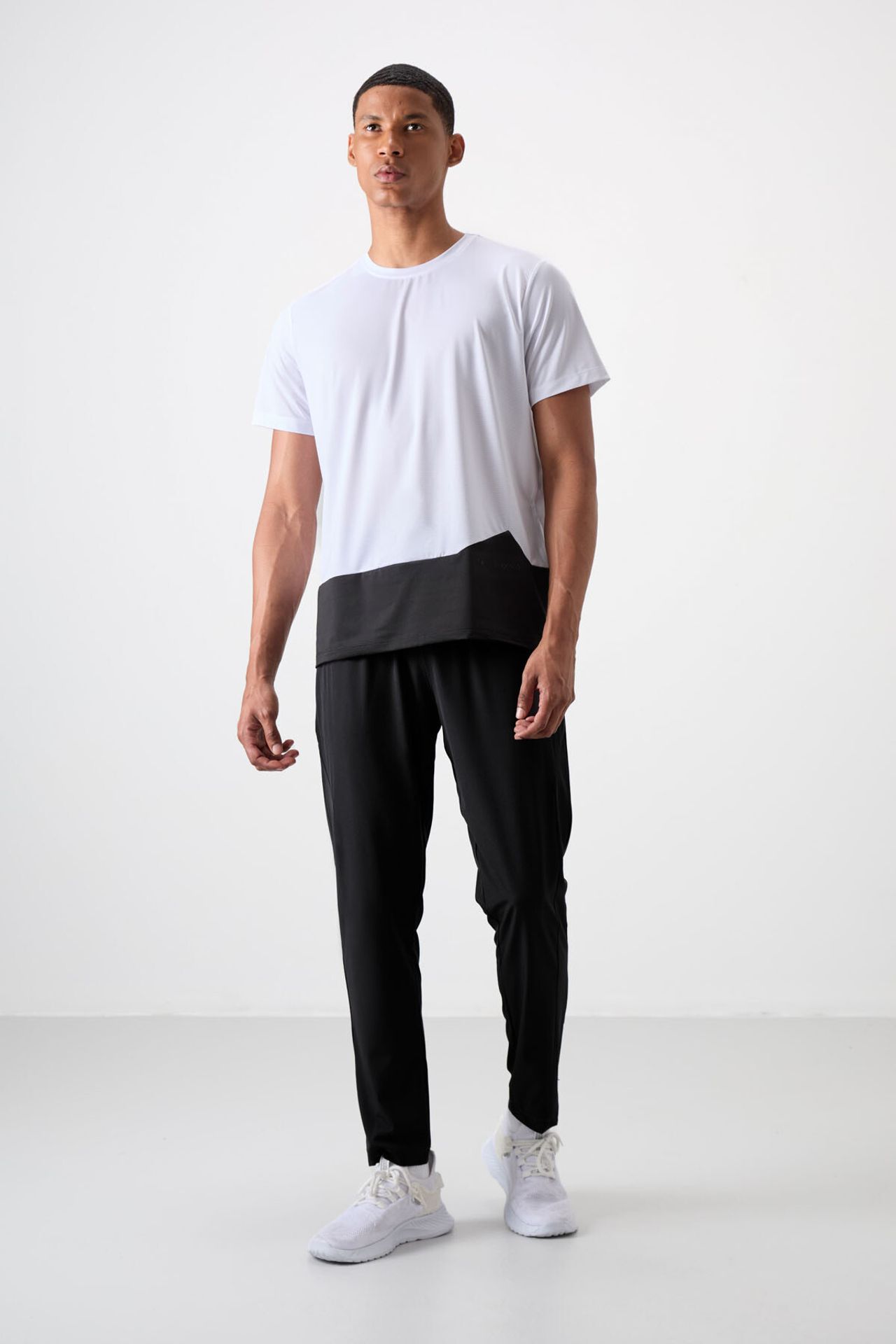 TOMMY Men's Straight-leg Seamless Sweatpants 1