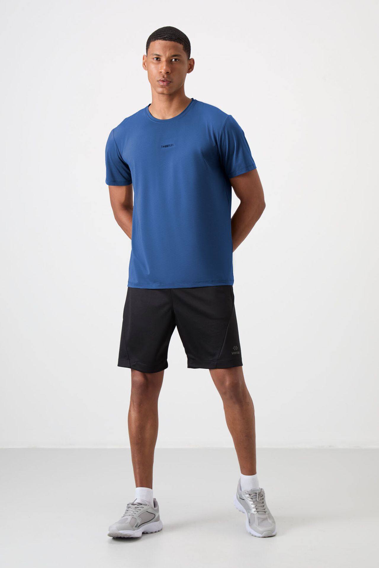TOMMY Men's Regular Fit Logo Jersey T-Shirt 5